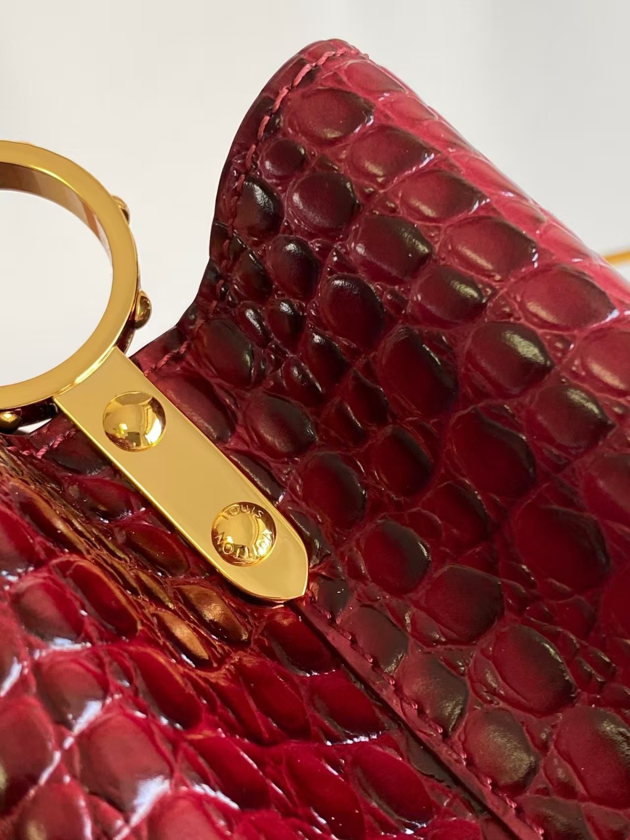[TOP] Louis Vuitton LV Capucines Crocodile Pattern Bag Made of Cowhide 27.0 x 18.0 x 9.0 cm - Red
