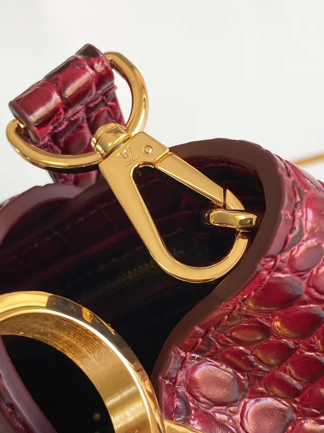 [TOP] Louis Vuitton LV Capucines Crocodile Pattern Bag Made of Cowhide 27.0 x 18.0 x 9.0 cm - Red