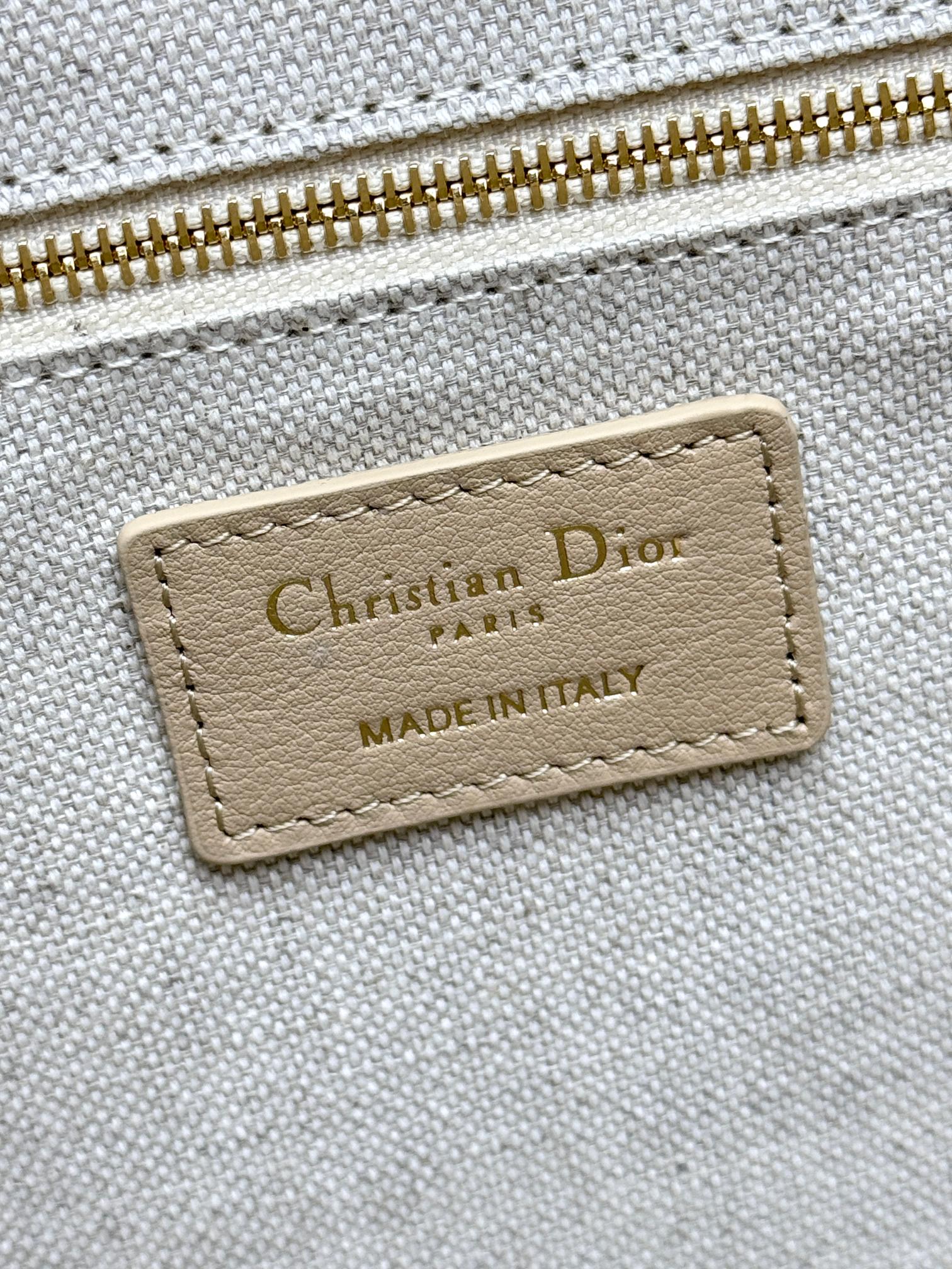 [TOP] Christian Dior Book Tote Bag Cow Leather 26.5*22*14 cm/36.5*28*17.5 cm - Apricot