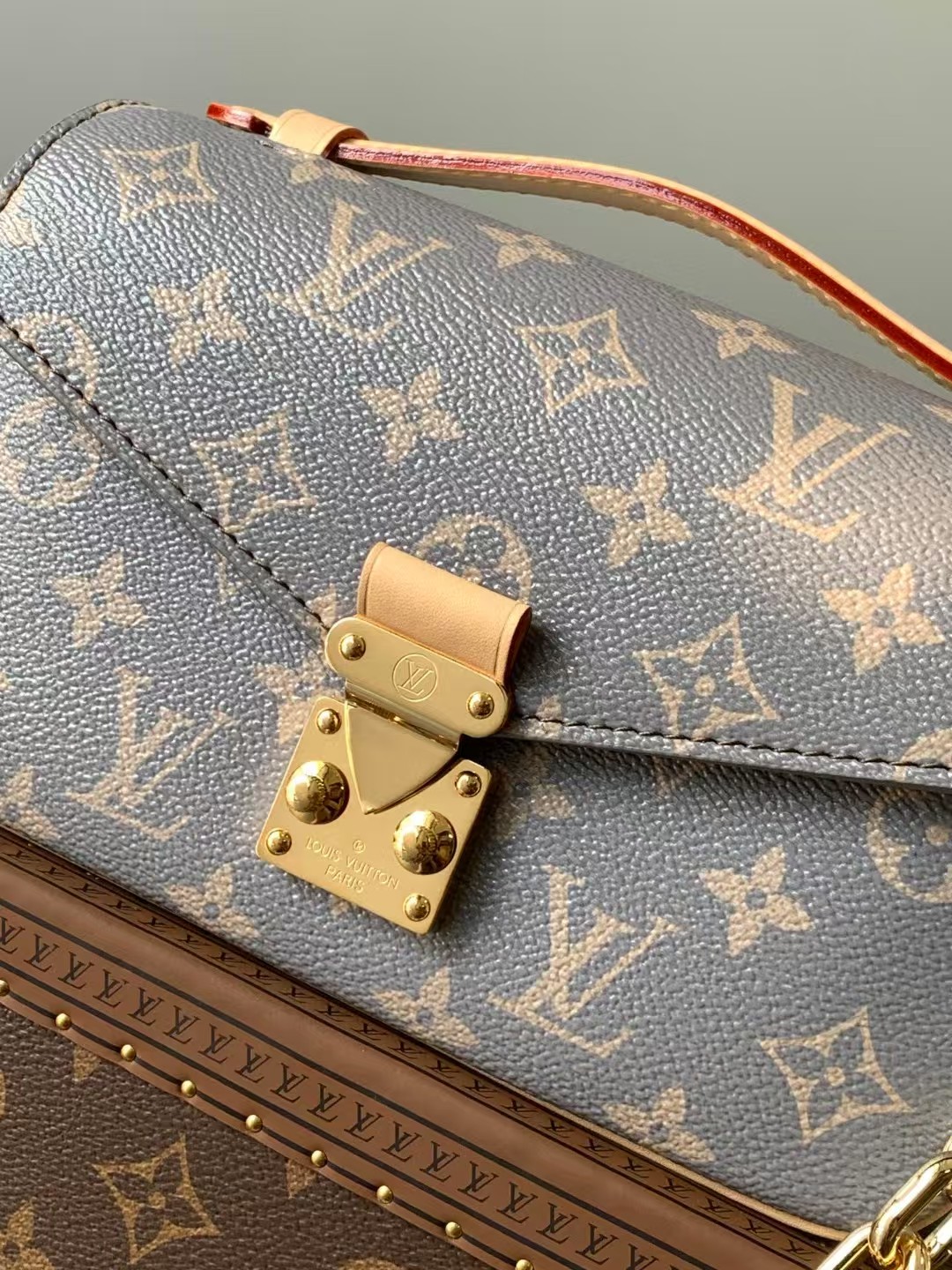 [TOP] Louis Vuitton LV Pochette Metis Bag 21.5X13.5X6cm - Gray