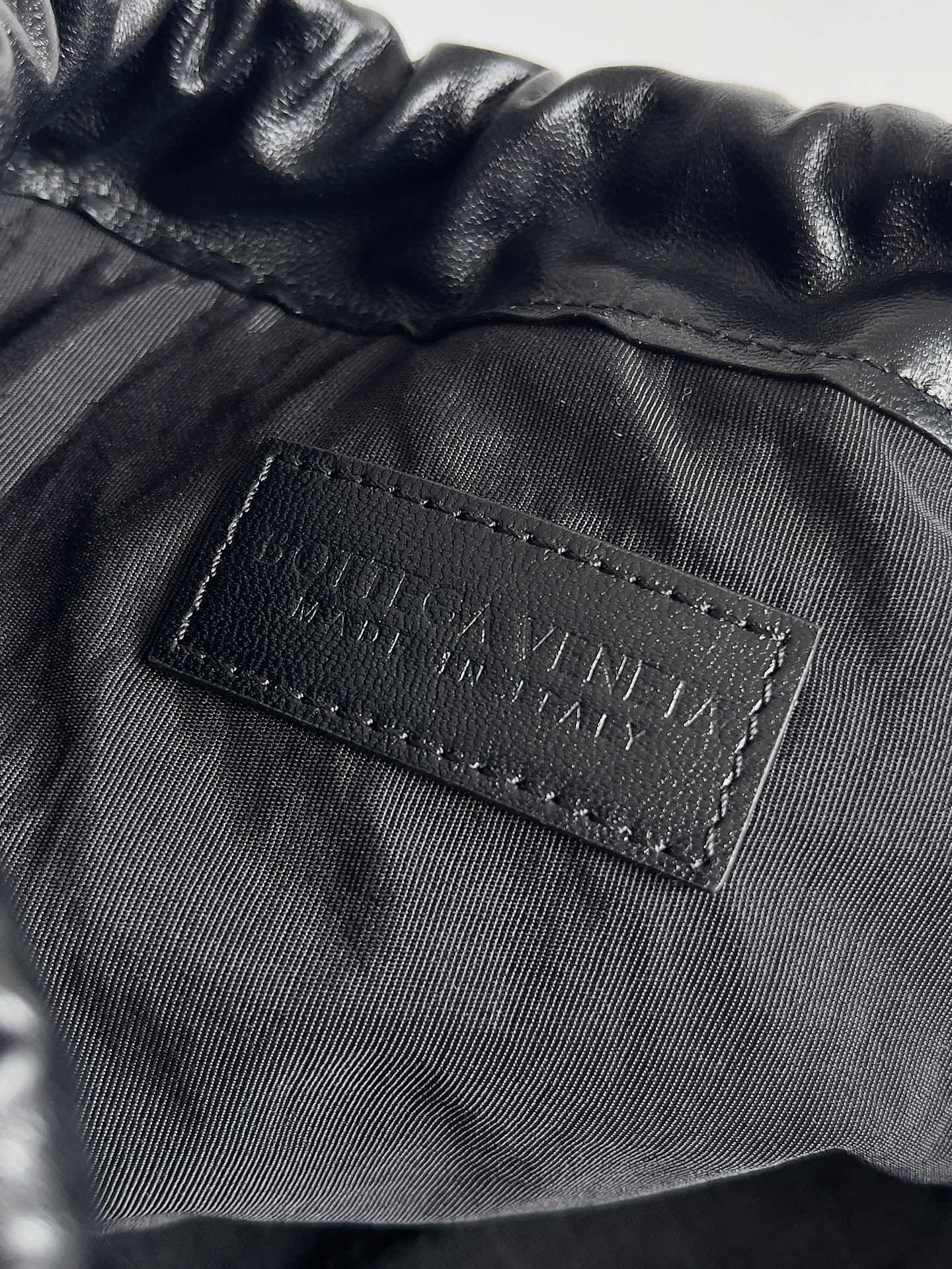 [TOP] Bottega Veneta BV Dustbag 32x23x1cm - Black