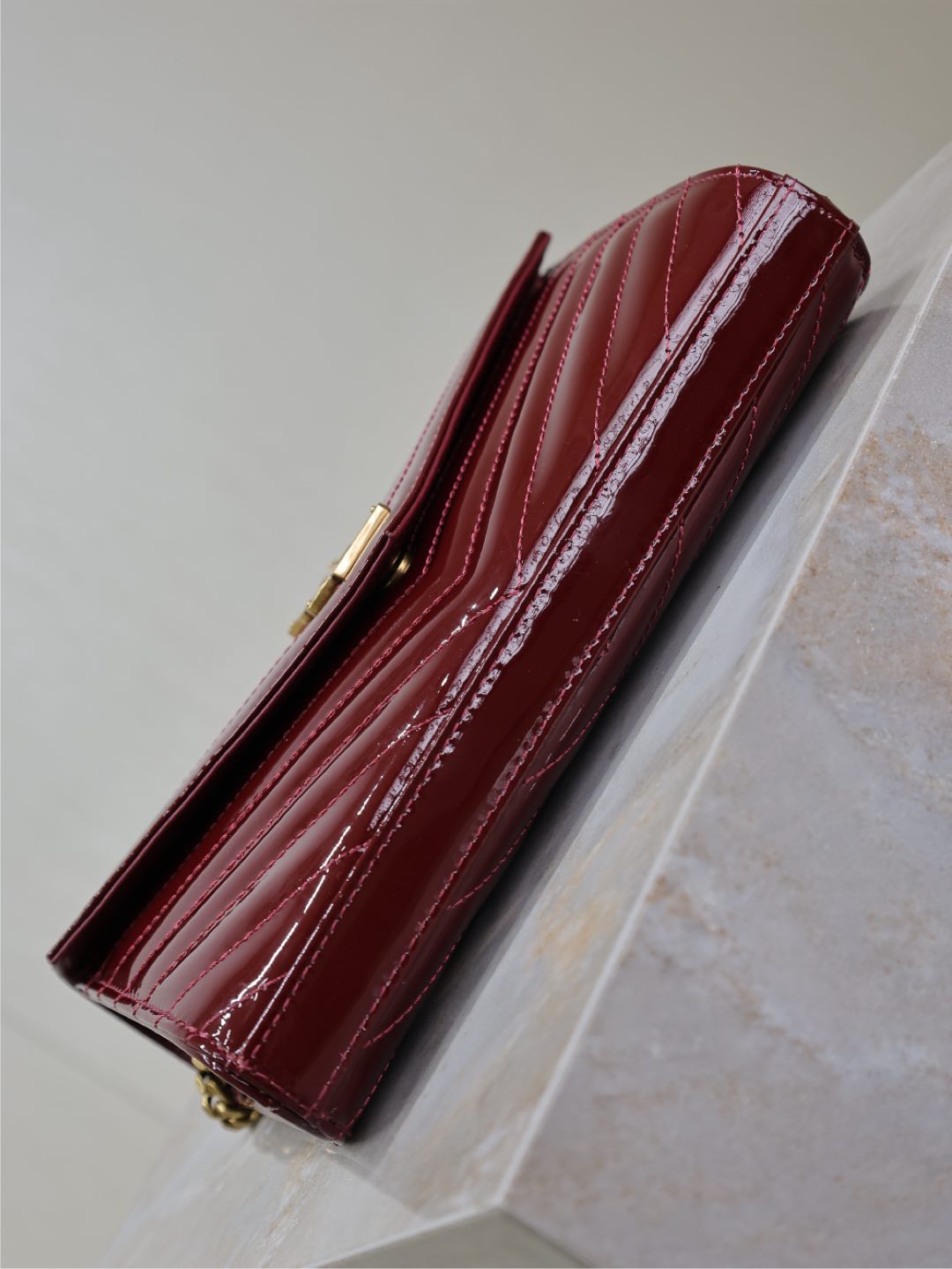 [TOP] Yves Saint Laurent YSL Wallet on Chain in Patent Leather 22.5x14x4cm - Red&GHW