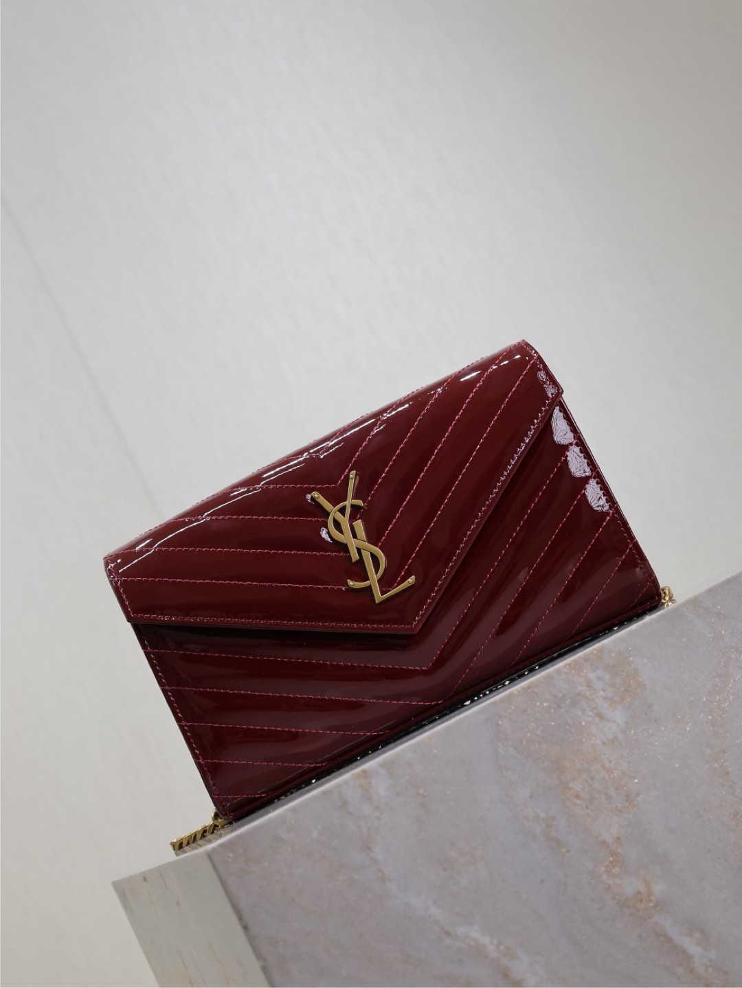 [TOP] Yves Saint Laurent YSL Wallet on Chain in Patent Leather 22.5x14x4cm - Red&GHW