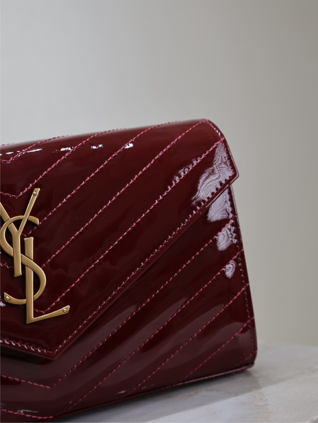 [TOP] Yves Saint Laurent YSL Wallet on Chain in Patent Leather 22.5x14x4cm - Red&GHW
