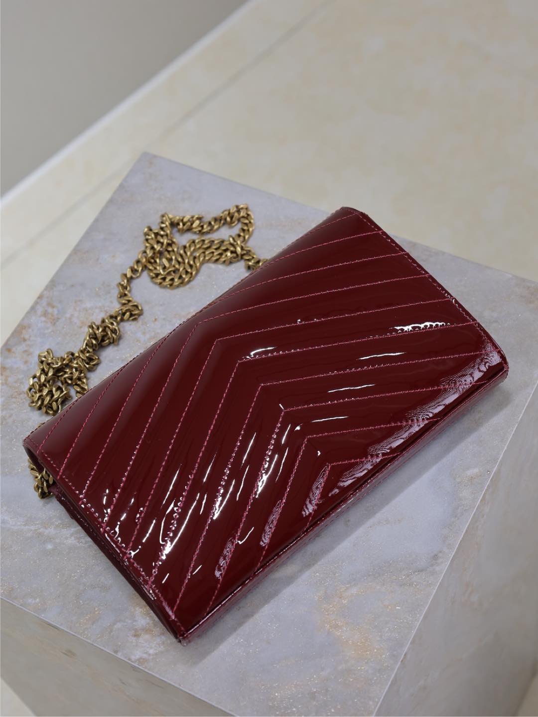 [TOP] Yves Saint Laurent YSL Wallet on Chain in Patent Leather 22.5x14x4cm - Red&GHW