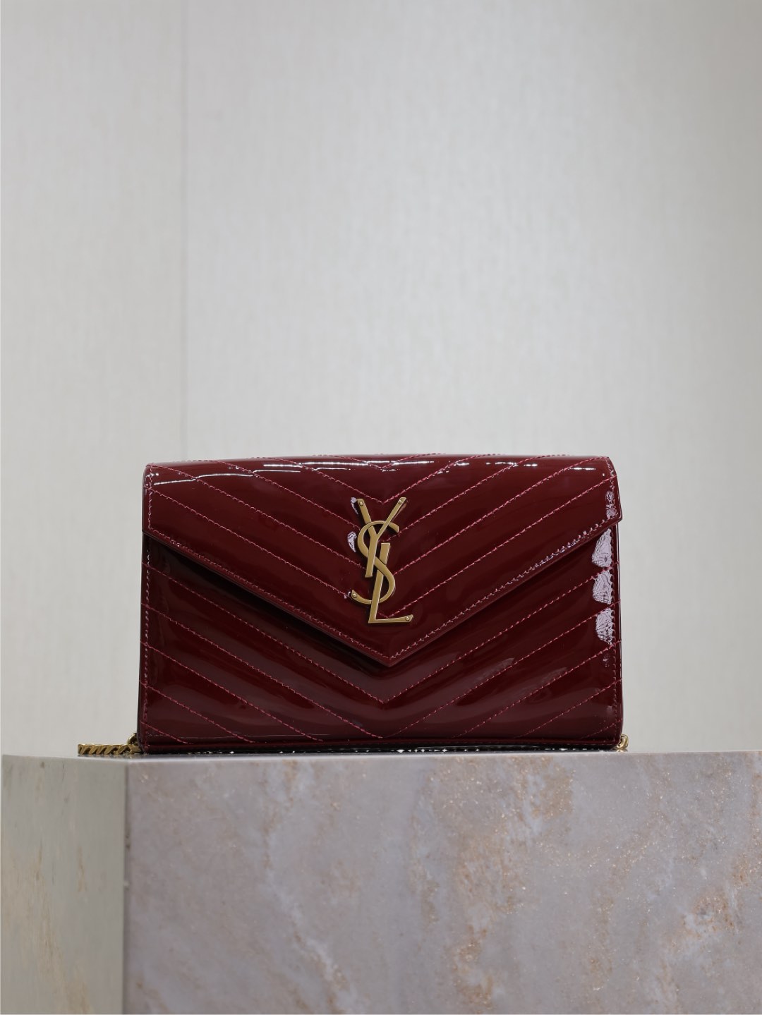 [TOP] Yves Saint Laurent YSL Wallet on Chain in Patent Leather 22.5x14x4cm - Red&GHW
