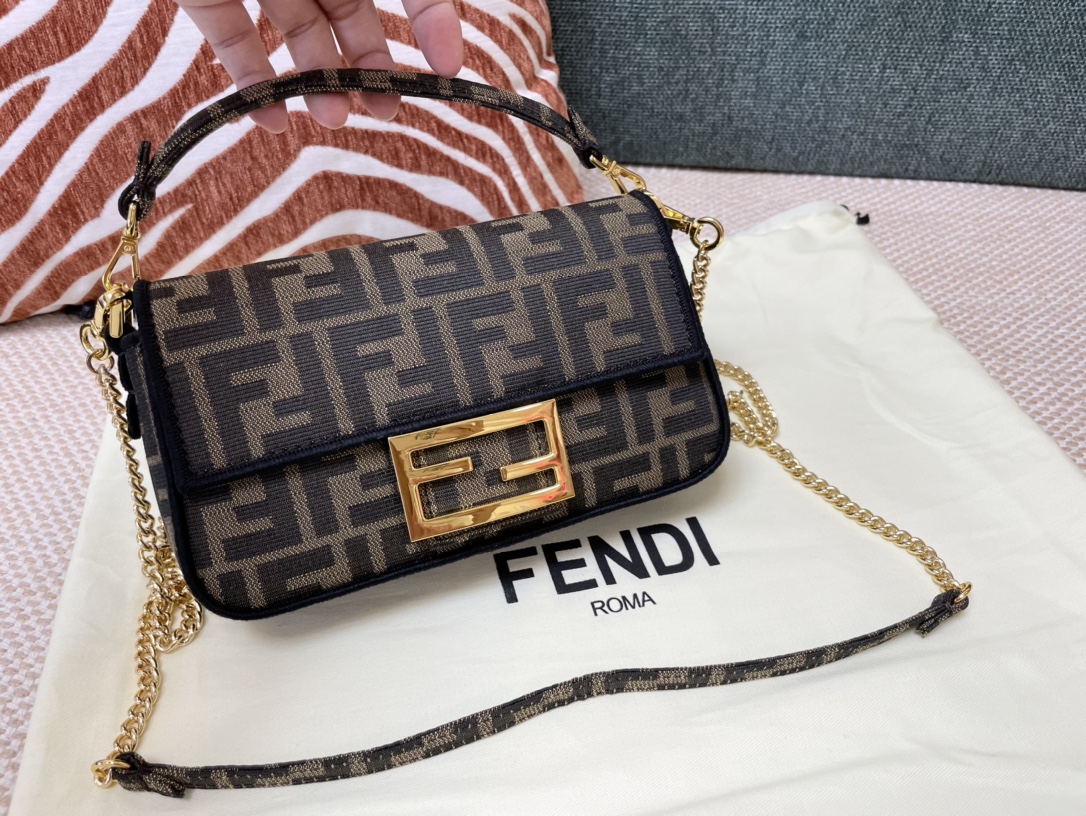 [TOP] FENDI Baguette Canvas Bag 26x13x6cm - Brown