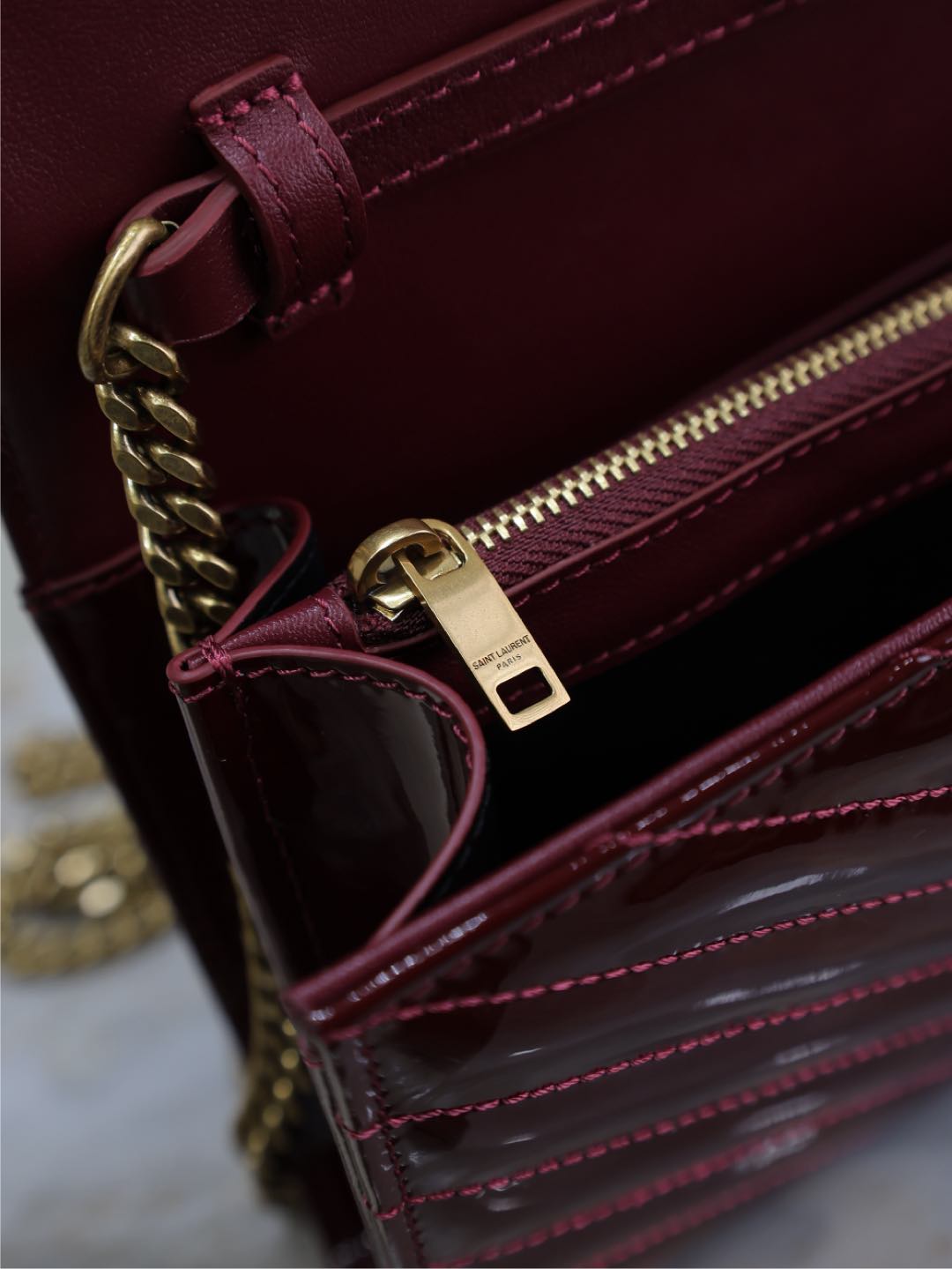 [TOP] Yves Saint Laurent YSL Wallet on Chain in Patent Leather 22.5x14x4cm - Red&GHW