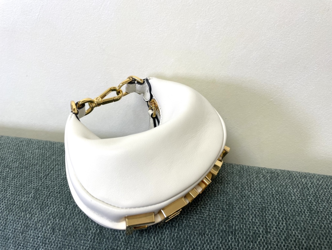 [TOP] FENDI Graphy Bag 5×16.5×14cm - White