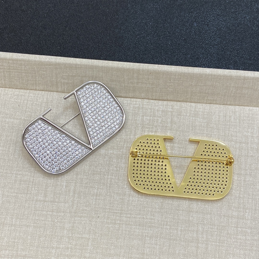 [TOP] VALENTINO Brooch- 2 Colors