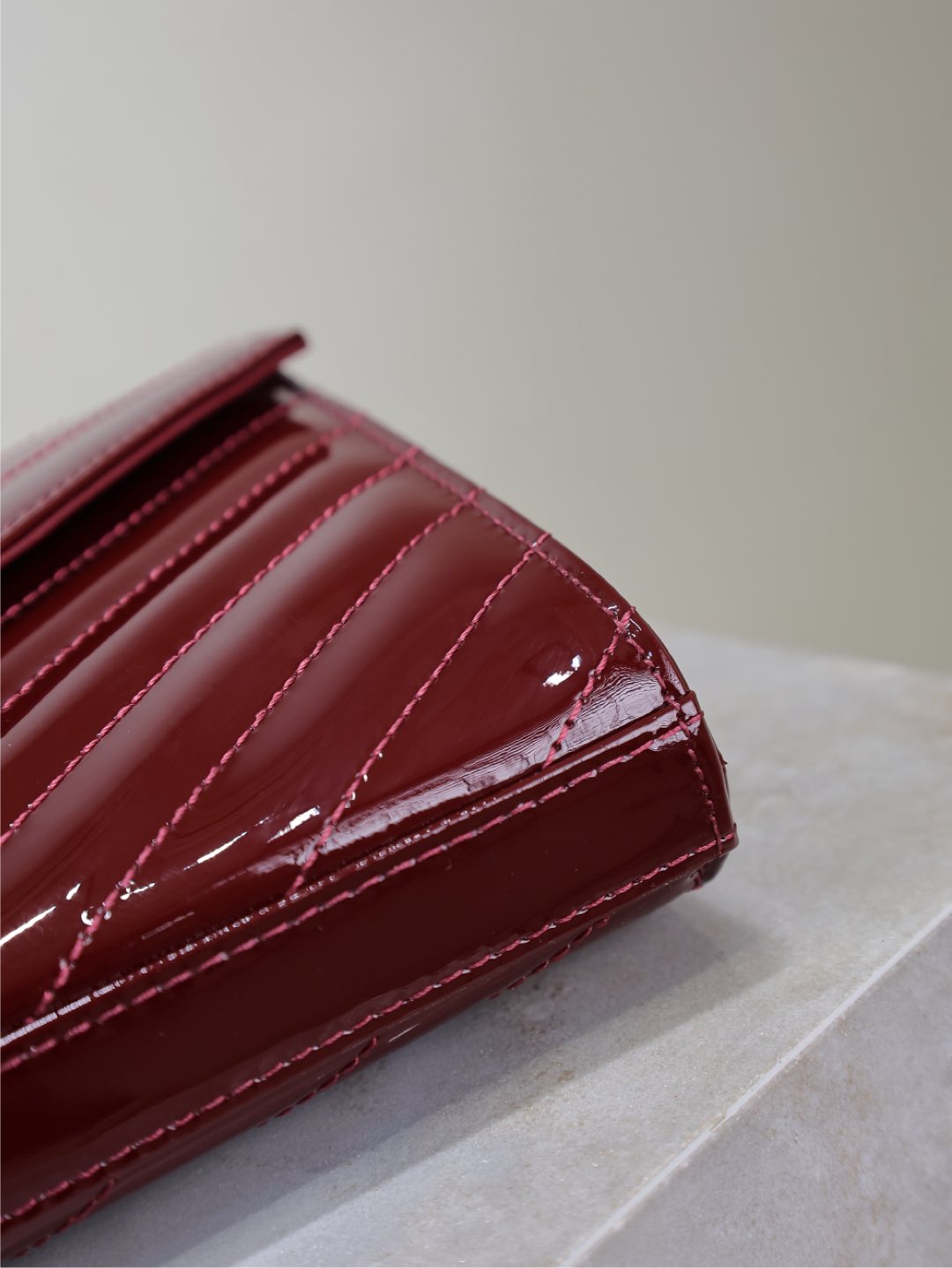 [TOP] Yves Saint Laurent YSL Wallet on Chain in Patent Leather 22.5x14x4cm - Red&GHW