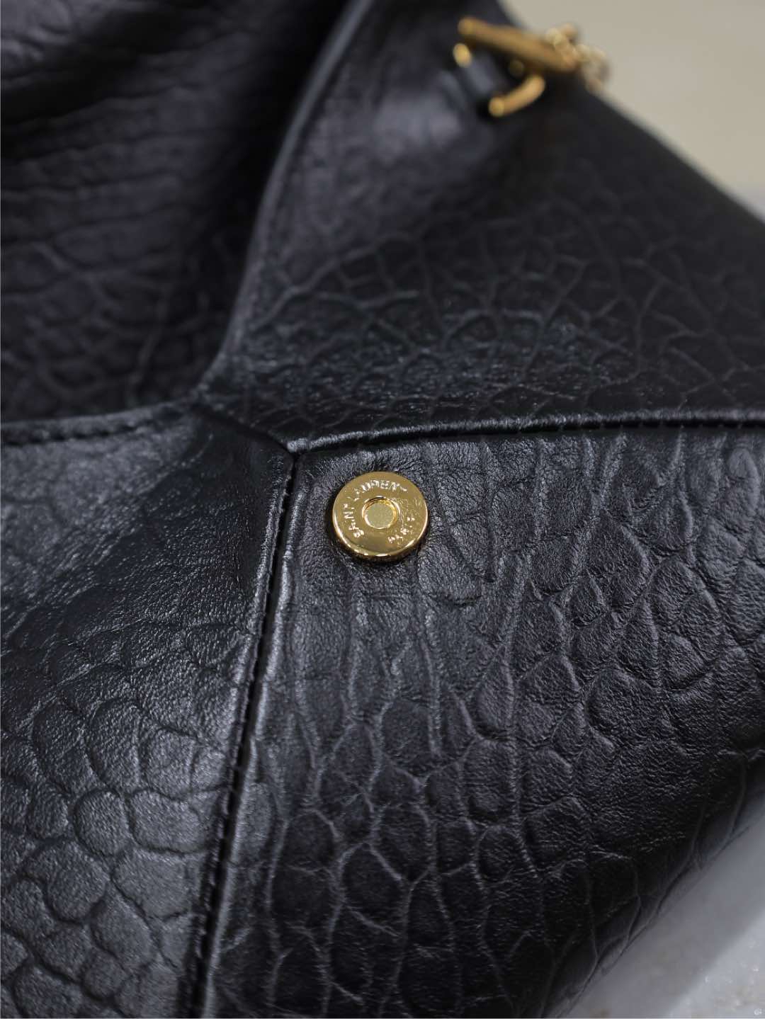 [TOP] Yves Saint Laurent YSL Cassandra Mini Wallet on Chain in Grained Leather 19x12x3cm - Black&GHW