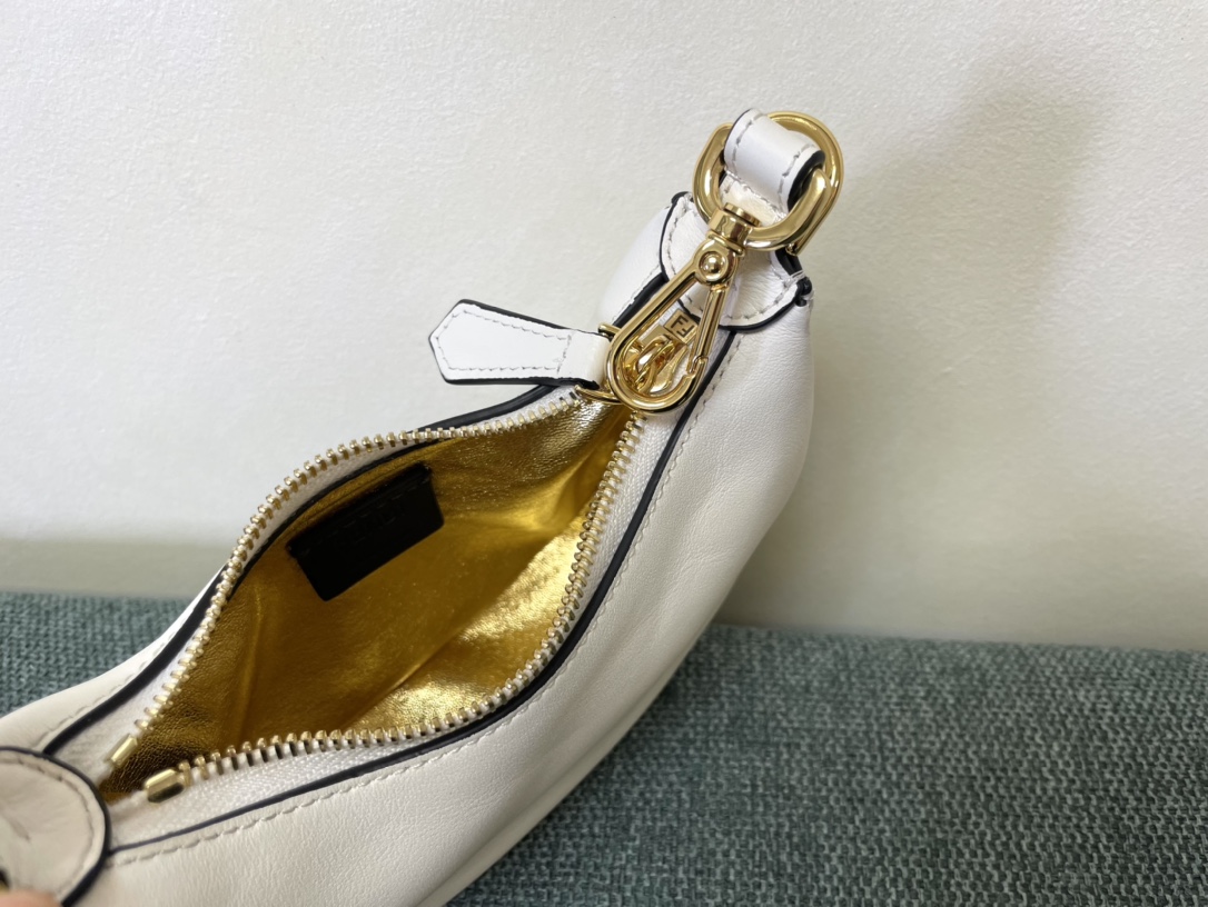 [TOP] FENDI Graphy Bag 5×16.5×14cm - White