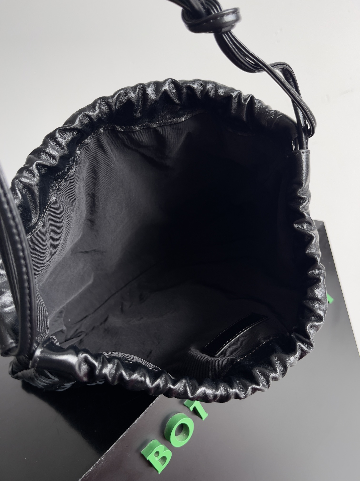 [TOP] Bottega Veneta BV Dustbag 32x23x1cm - Black