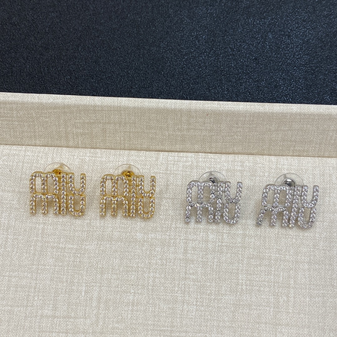 [TOP] Miu Miu Earrings - 2 Colors