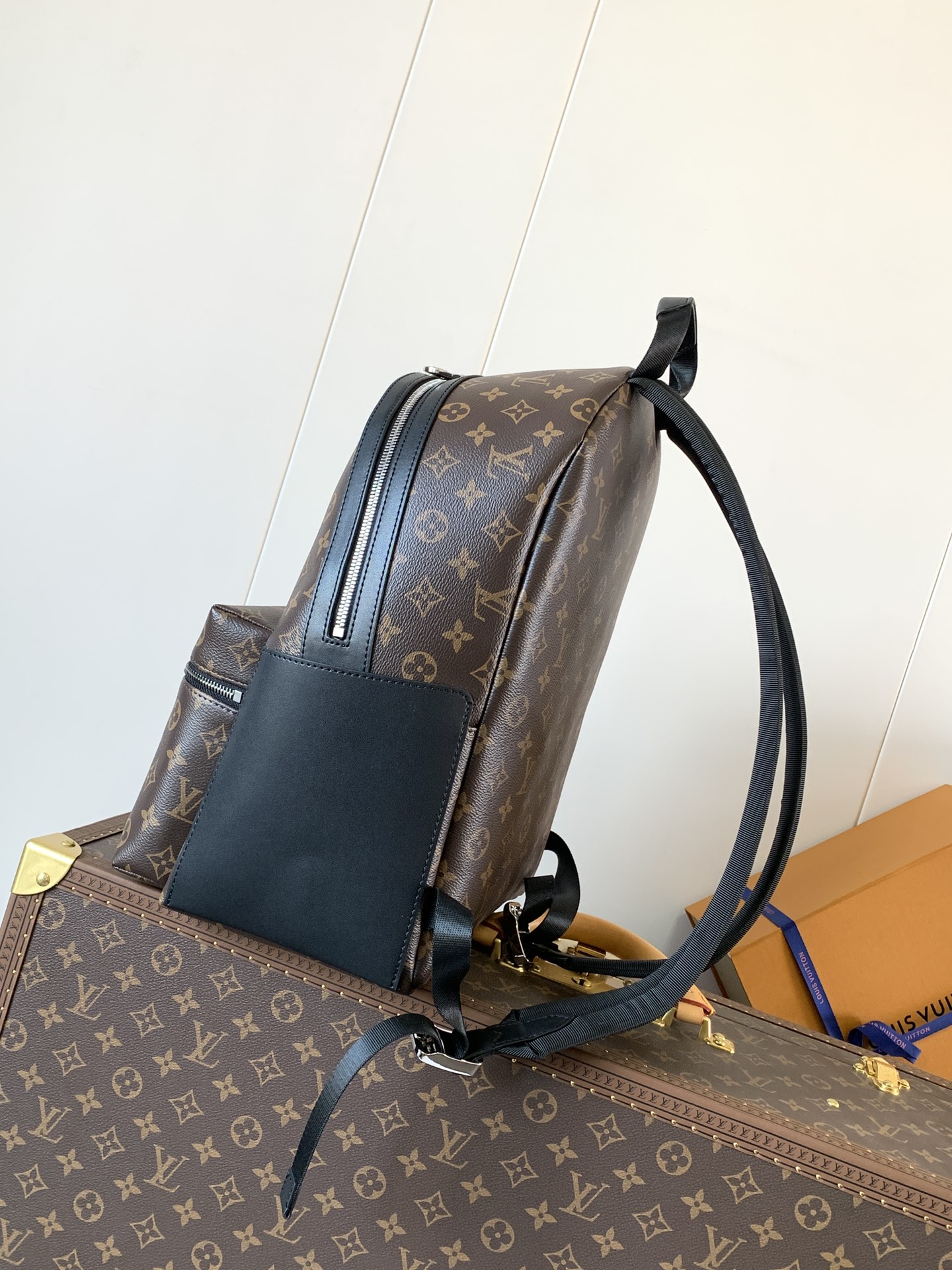 [TOP] Louis Vuitton LV Discovery Backpack Monogram Eclipse Canvas 29x38x20cm - Black/Brown