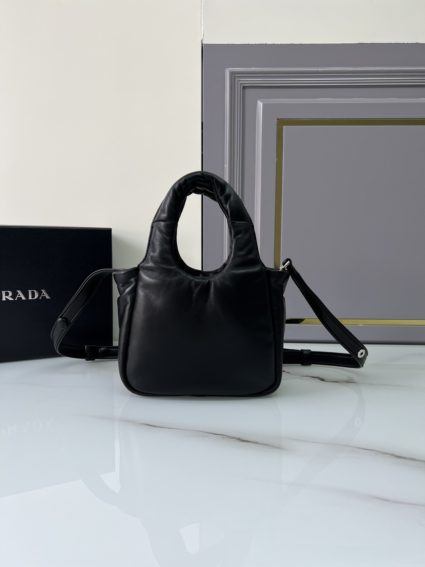 [TOP] PRADA Vegetable Basket Bag Sheepskin 18x15.5x10cm - Black