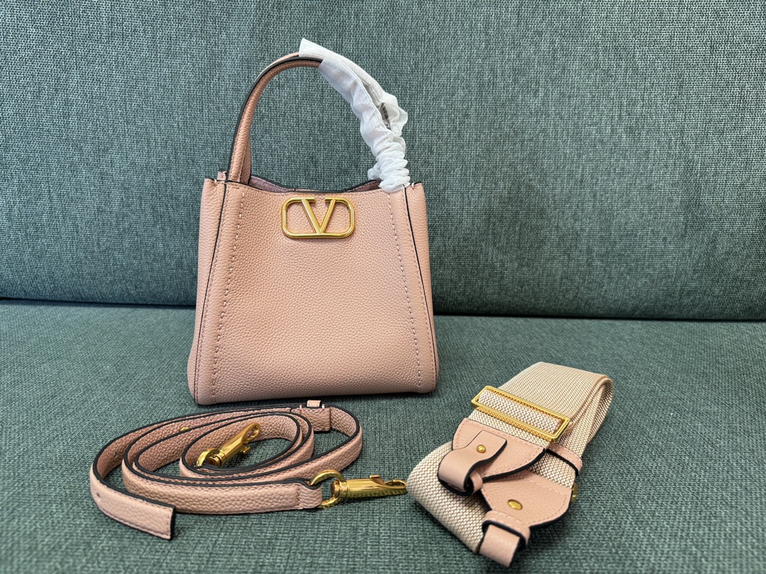 [TOP] VALENTINO VLogo Signature Cowhide Handbag 19*17*14cm/26*27*17cm - 4 Colour