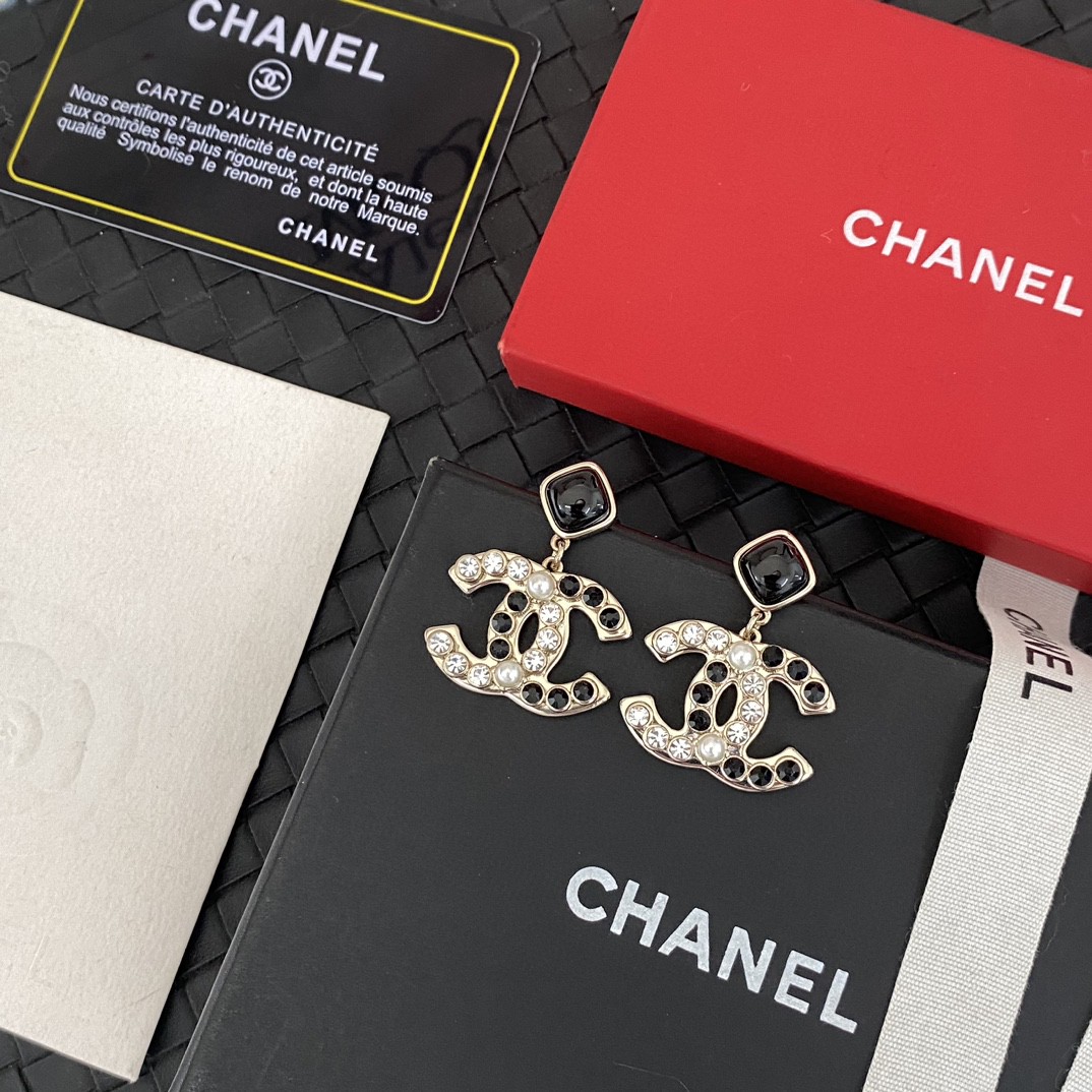 [TOP] CHANEL Earrings - Gold