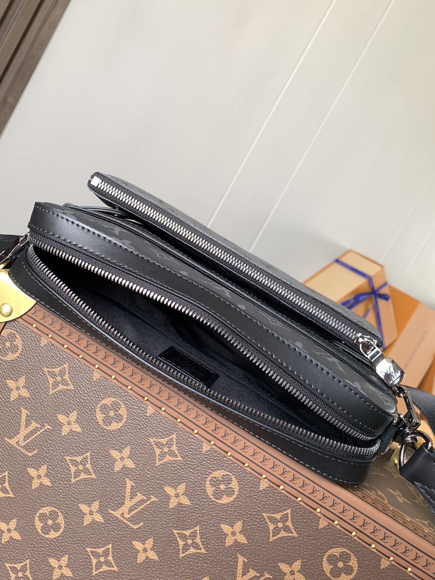 [TOP] Louis Vuitton LV Trio Messenger Bag 25x18.5x7cm - Black