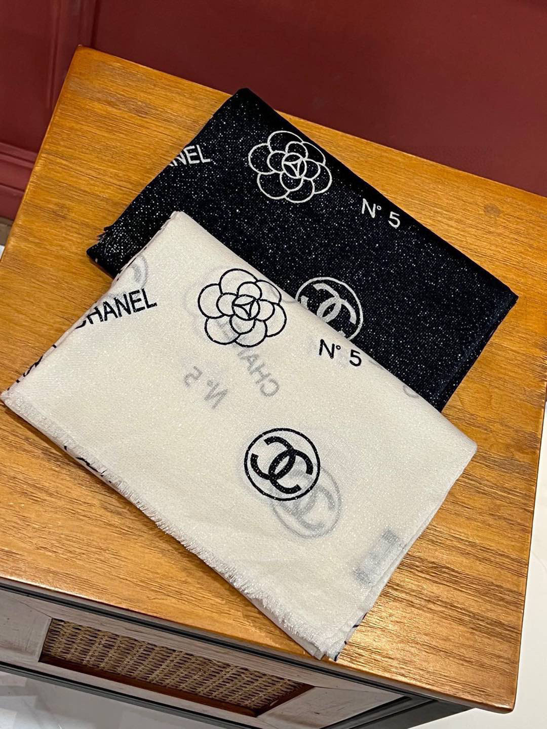 [TOP] CHANEL CC Scarf 105x200cm - 2 Color