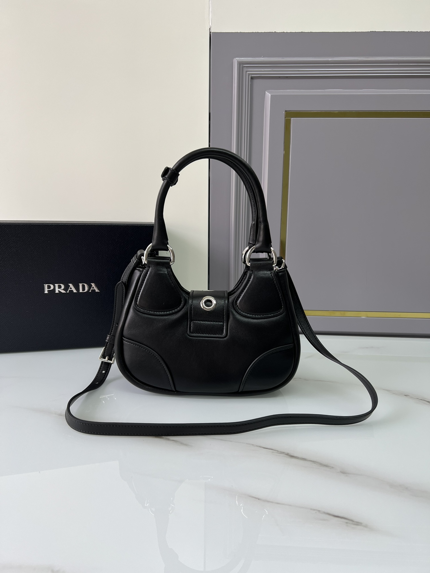 [TOP] PRADA Moon Bag Sheepskin 22.5x16x7.5cm - Black