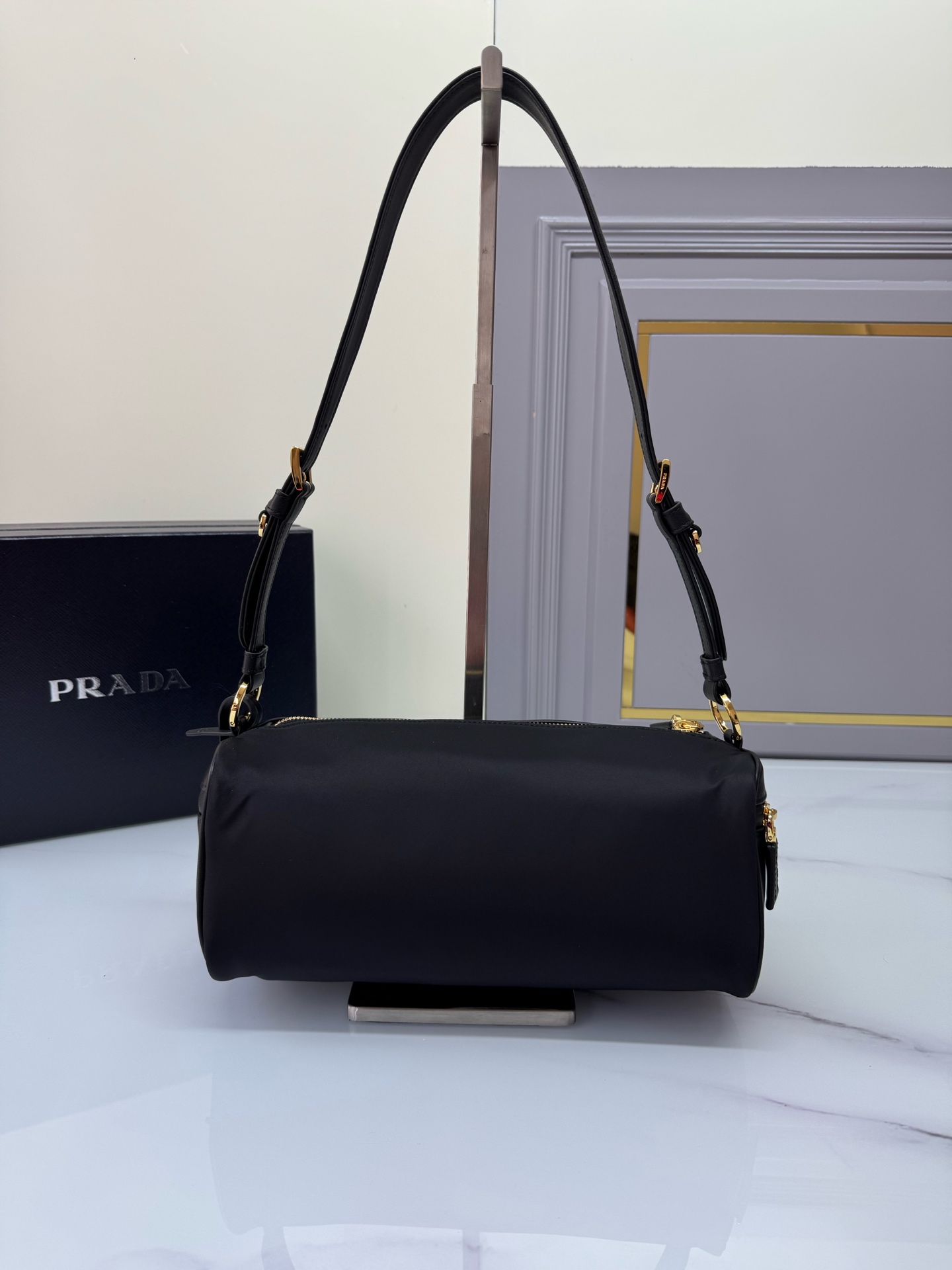 [Top] PRADA Tessuto Locker Bag Re-Nylon 27x12x10.5cm - Black