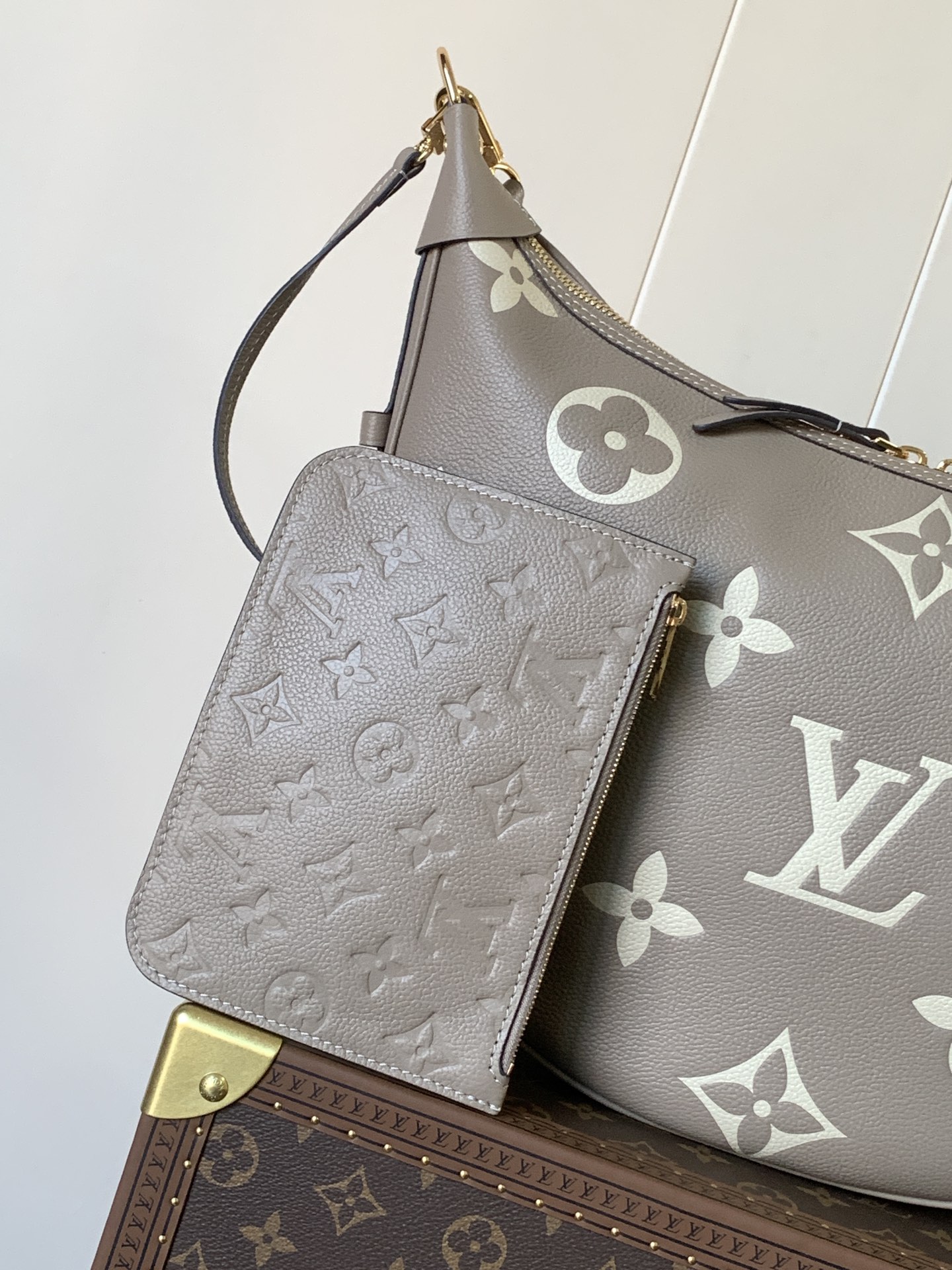 [TOP] Louis Vuitton LV Loop Hobo Bag Monogram Empreinte Calfskin 38x26x10cm- Gray
