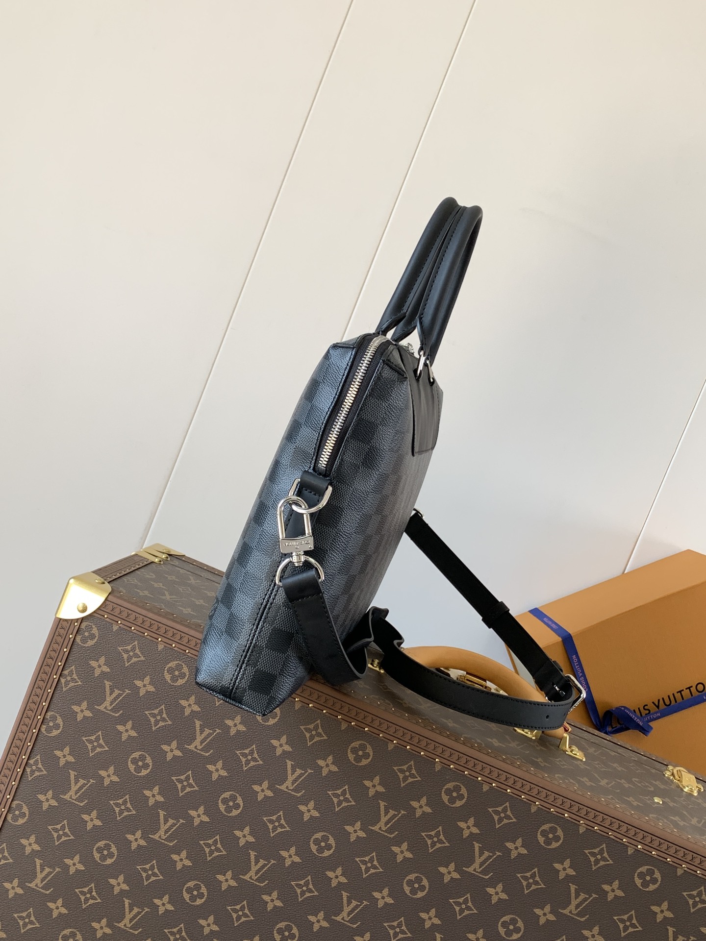 [TOP] Louis Vuitton LV Porte-Documents Jour Bag 37.0x28.0x6.0cm - Black