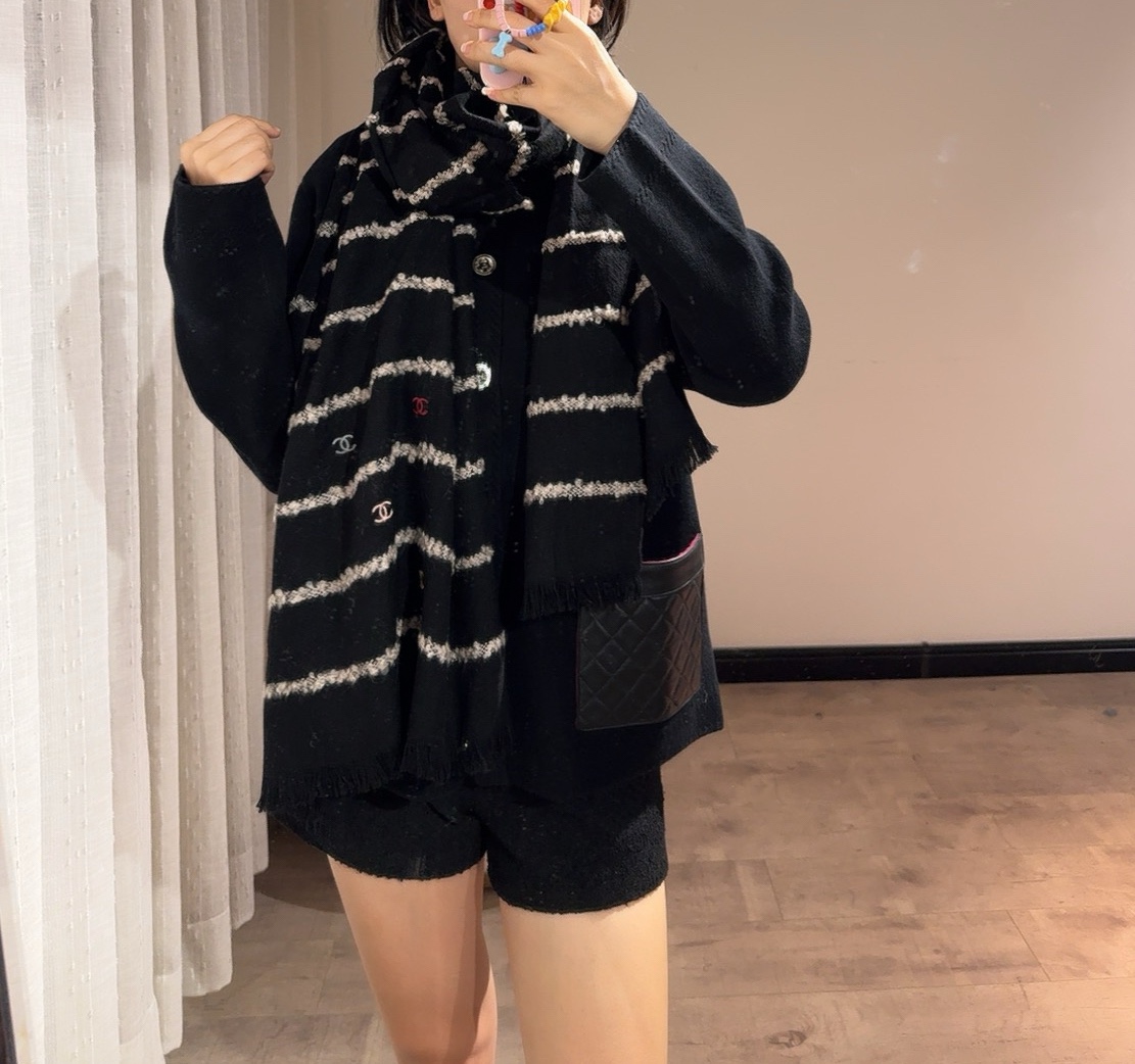 [TOP] CHANEL CC Scarf - Black