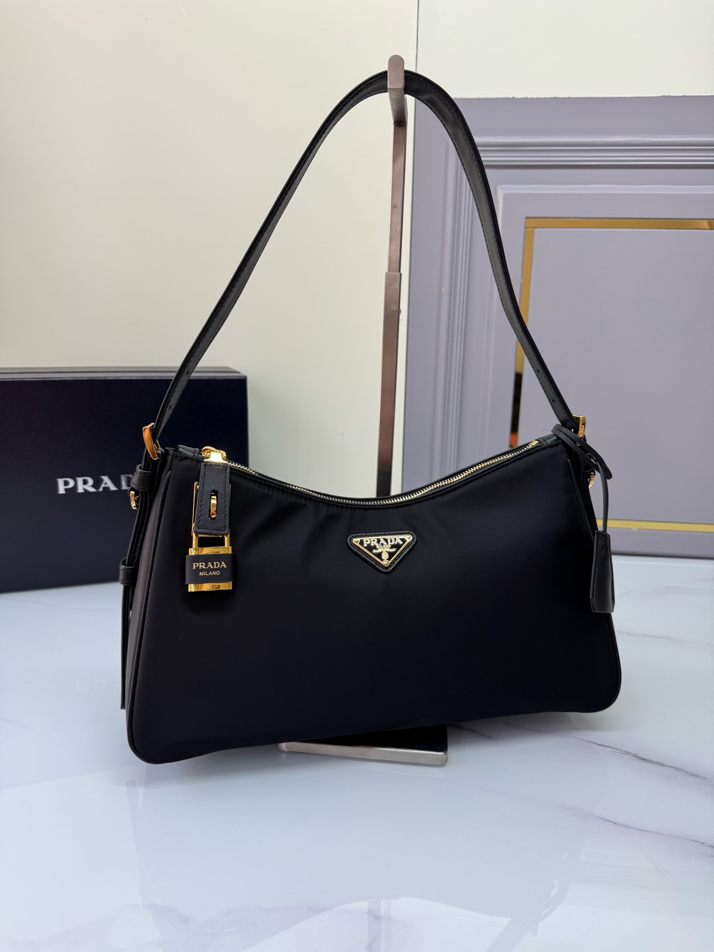 [TOP] PRADA Tessuto Locker Bag Re-Nylon 34x19.5x10cm - Black