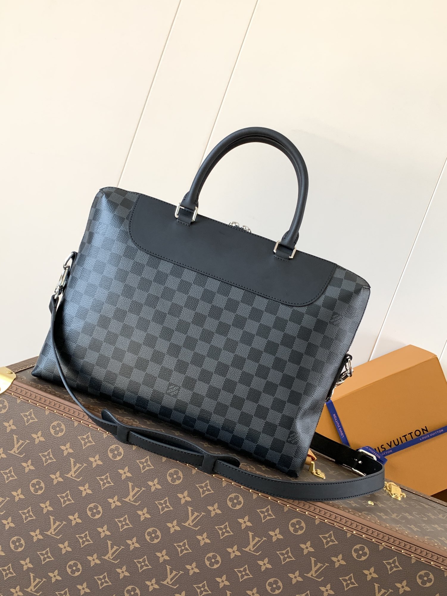 [TOP] Louis Vuitton LV Porte-Documents Jour Bag 37.0x28.0x6.0cm - Black