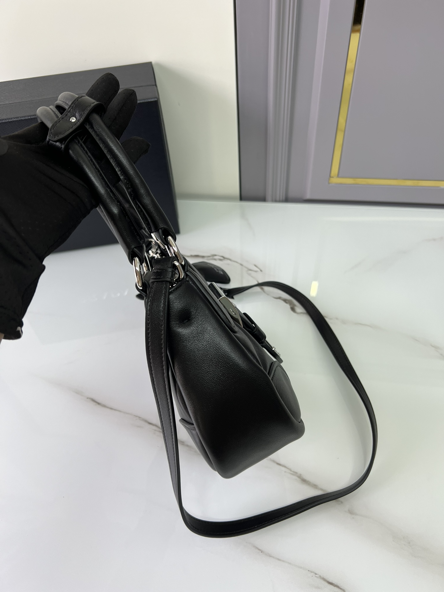 [TOP] PRADA Moon Bag Sheepskin 22.5x16x7.5cm - Black