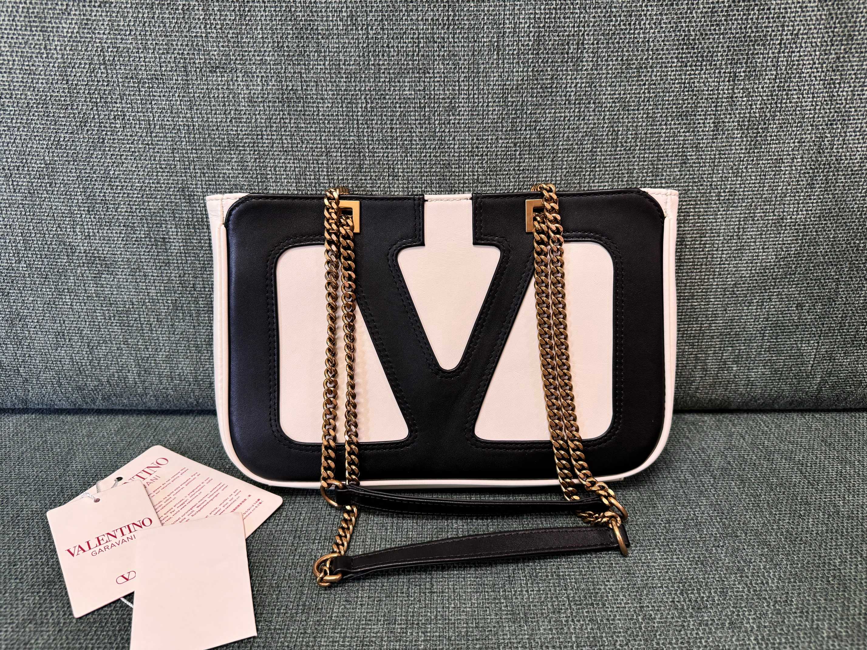 [TOP] VALENTINO VLOGO SIGNATURE Chain Handbag 27x18x3cm/37x26x3cm - 2 Colour