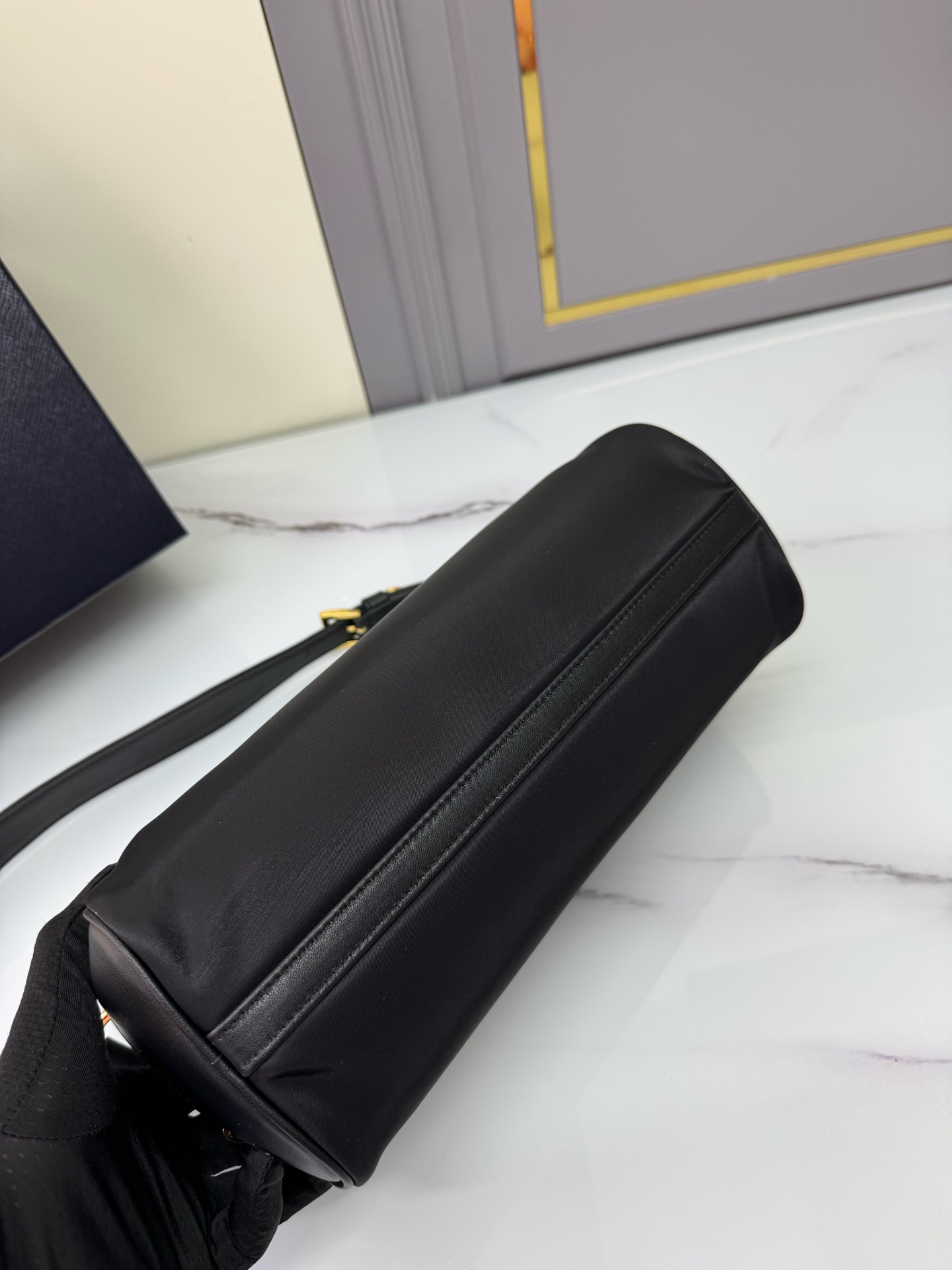 [Top] PRADA Tessuto Locker Bag Re-Nylon 27x12x10.5cm - Black