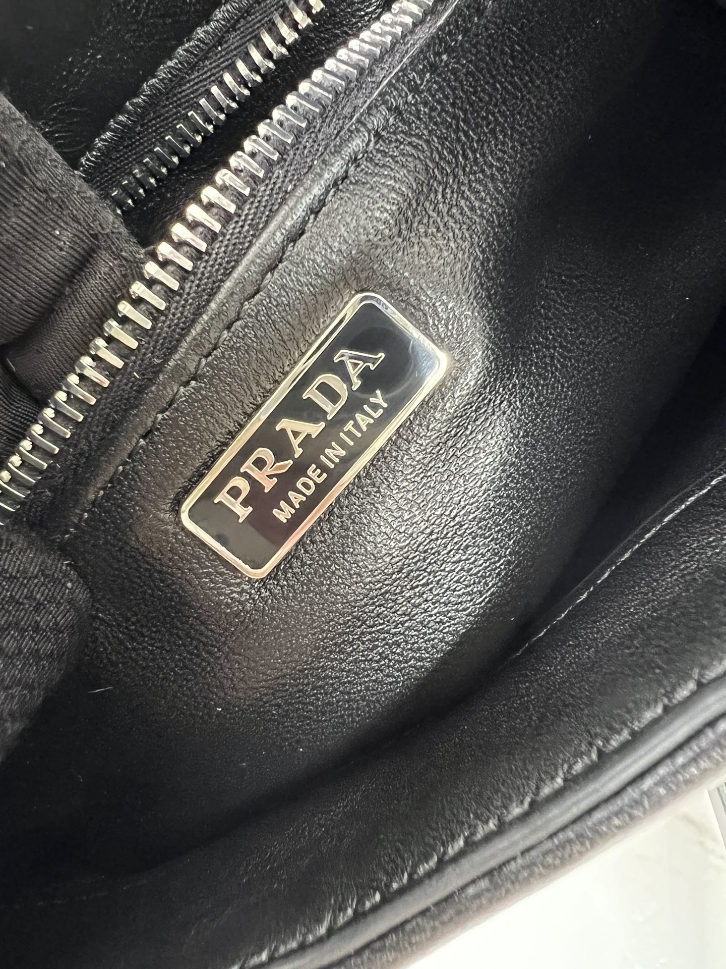 [TOP] PRADA Moon Bag Sheepskin 22.5x16x7.5cm - Black