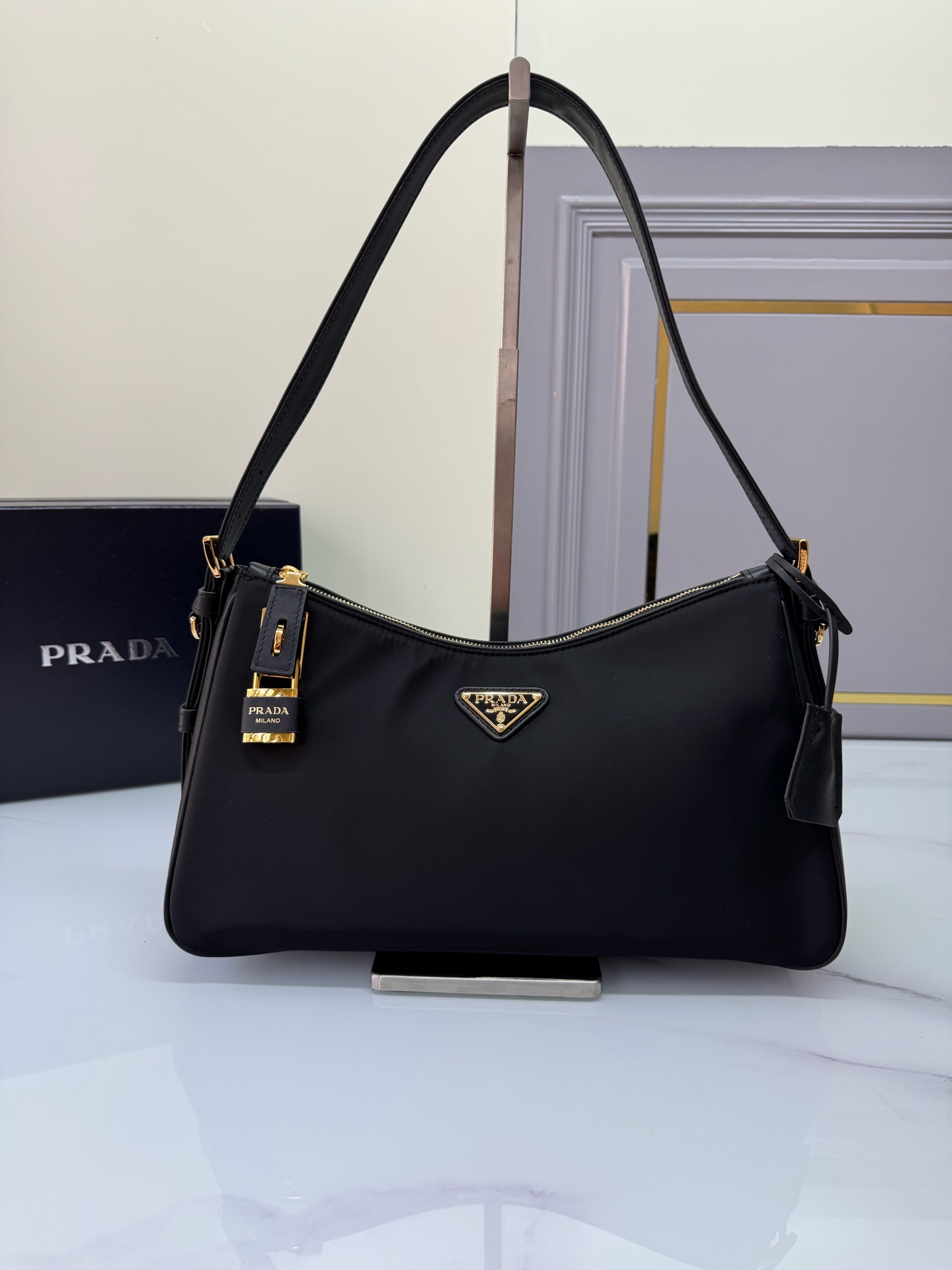 [TOP] PRADA Tessuto Locker Bag Re-Nylon 34x19.5x10cm - Black