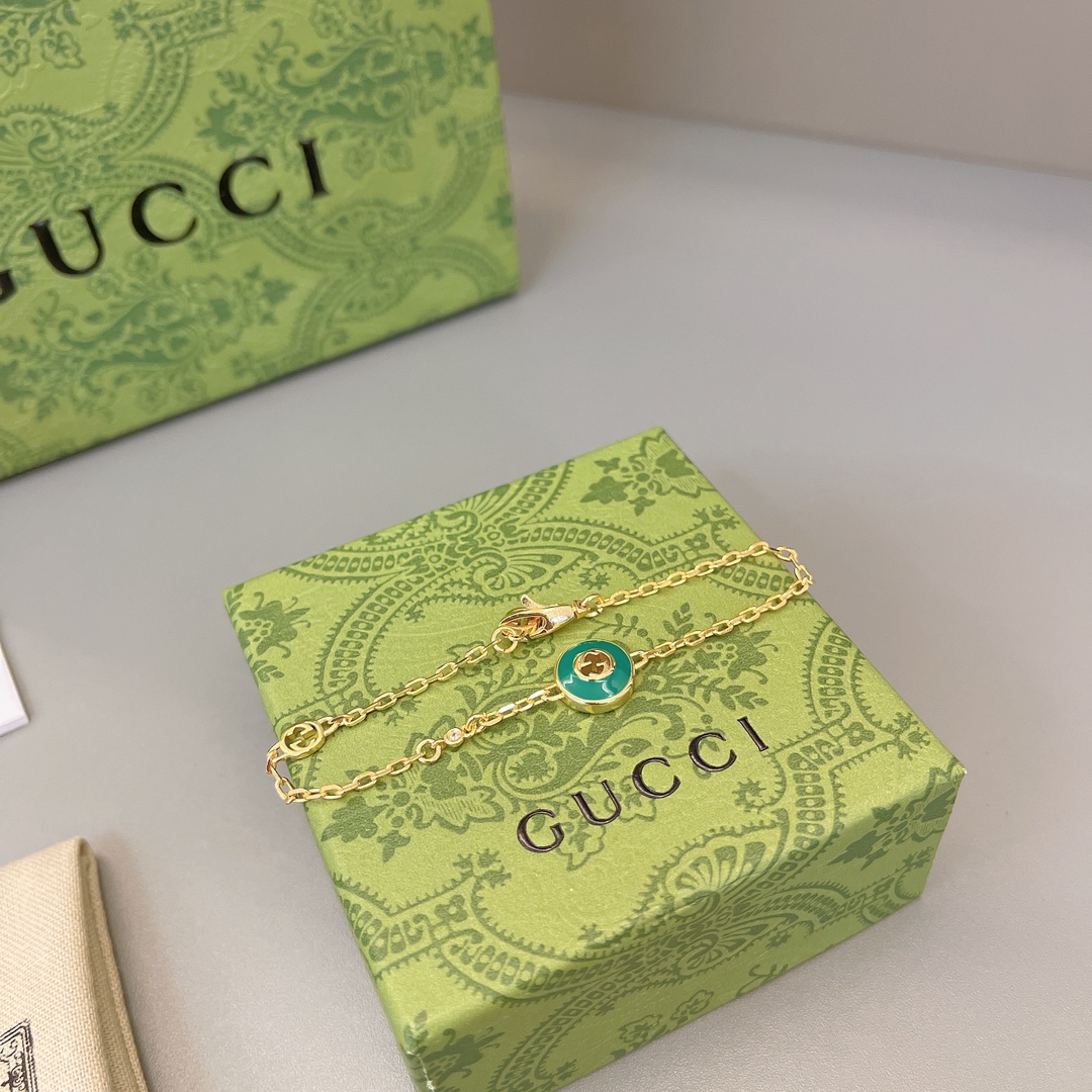 [TOP] GUCCI Interlocking Bracelet - Gold
