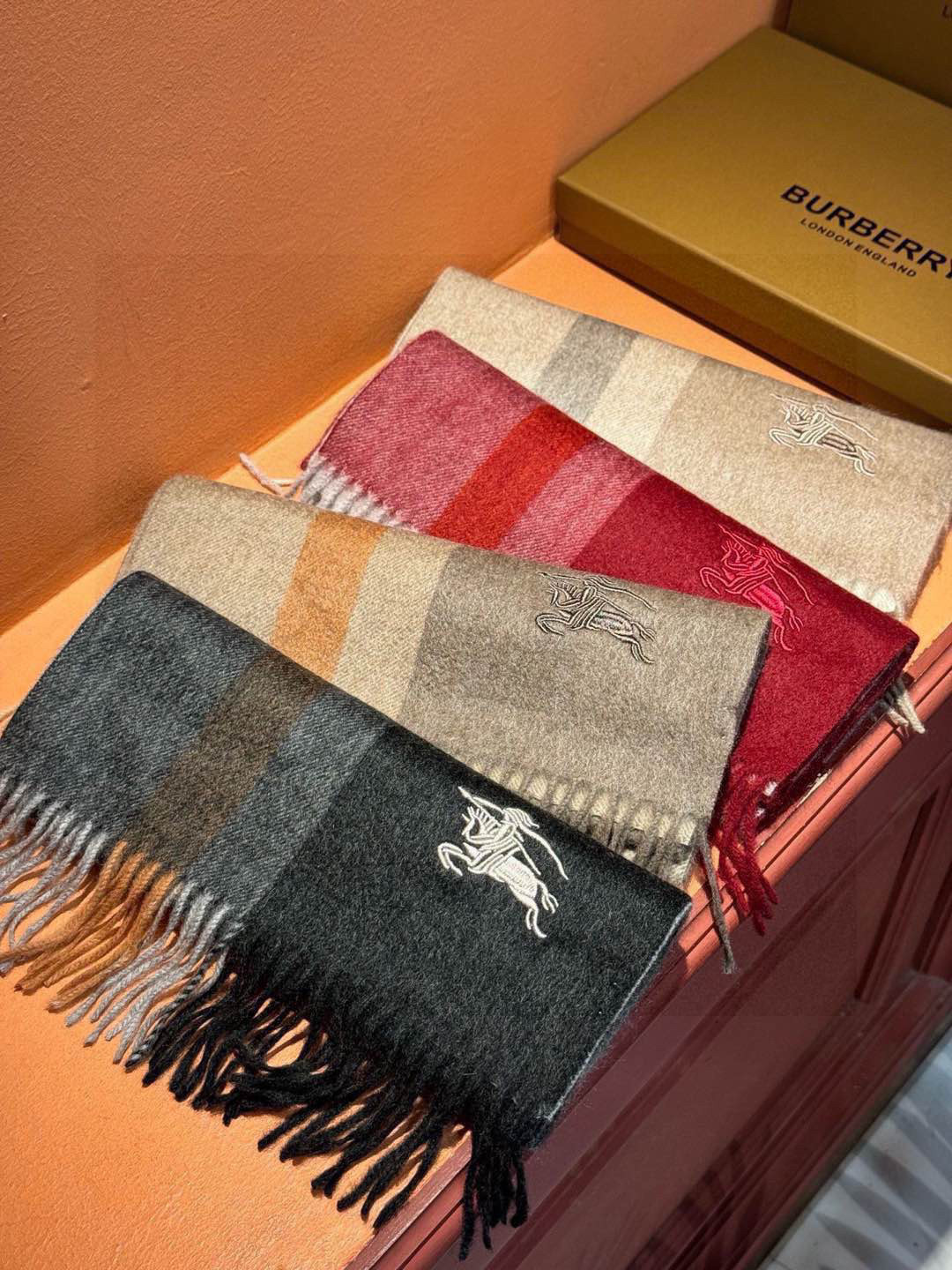 [TOP] BURBERRY Cashmere Scarf 32x180cm - 4 Color