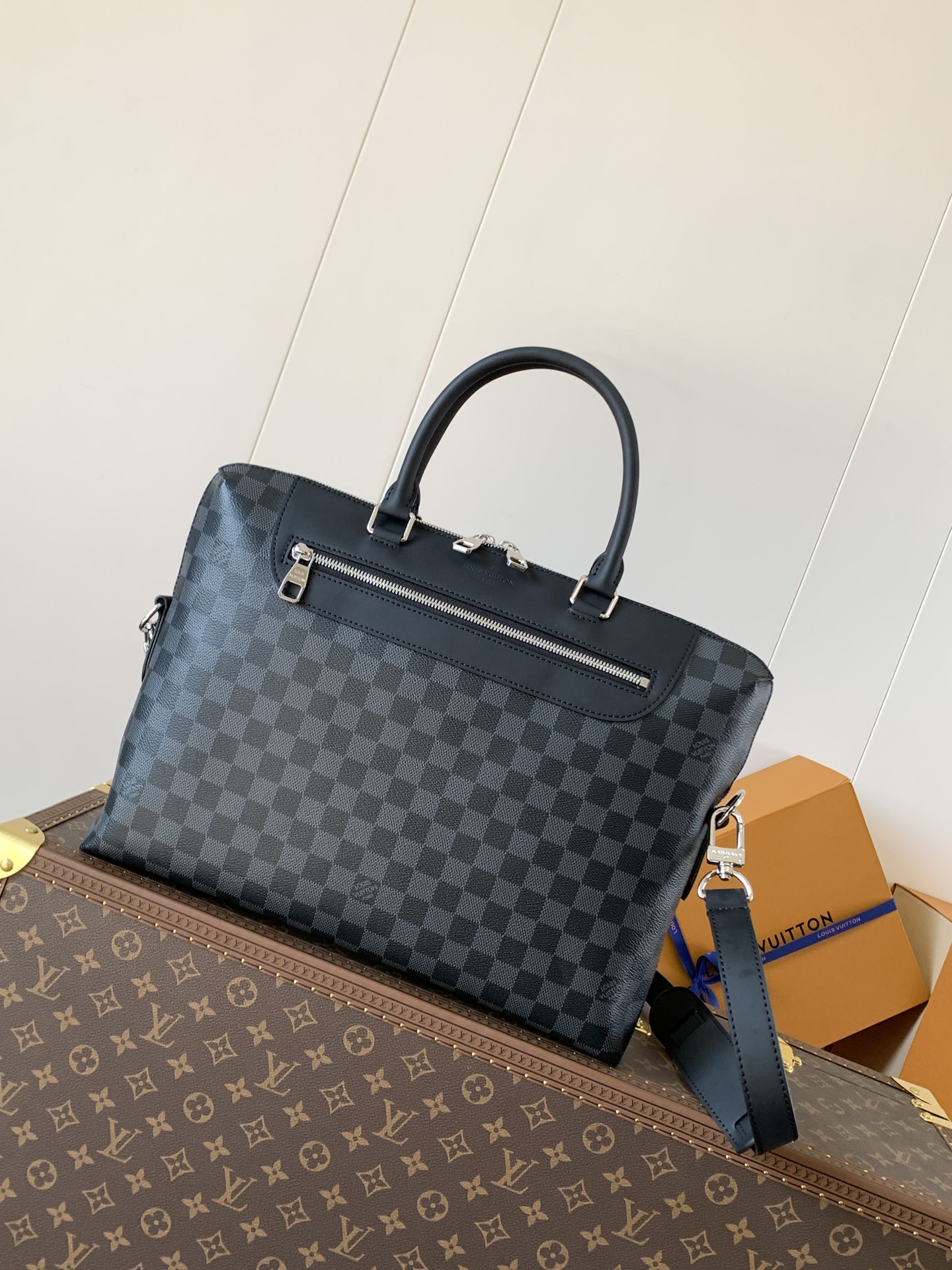[TOP] Louis Vuitton LV Porte-Documents Jour Bag 37.0x28.0x6.0cm - Black