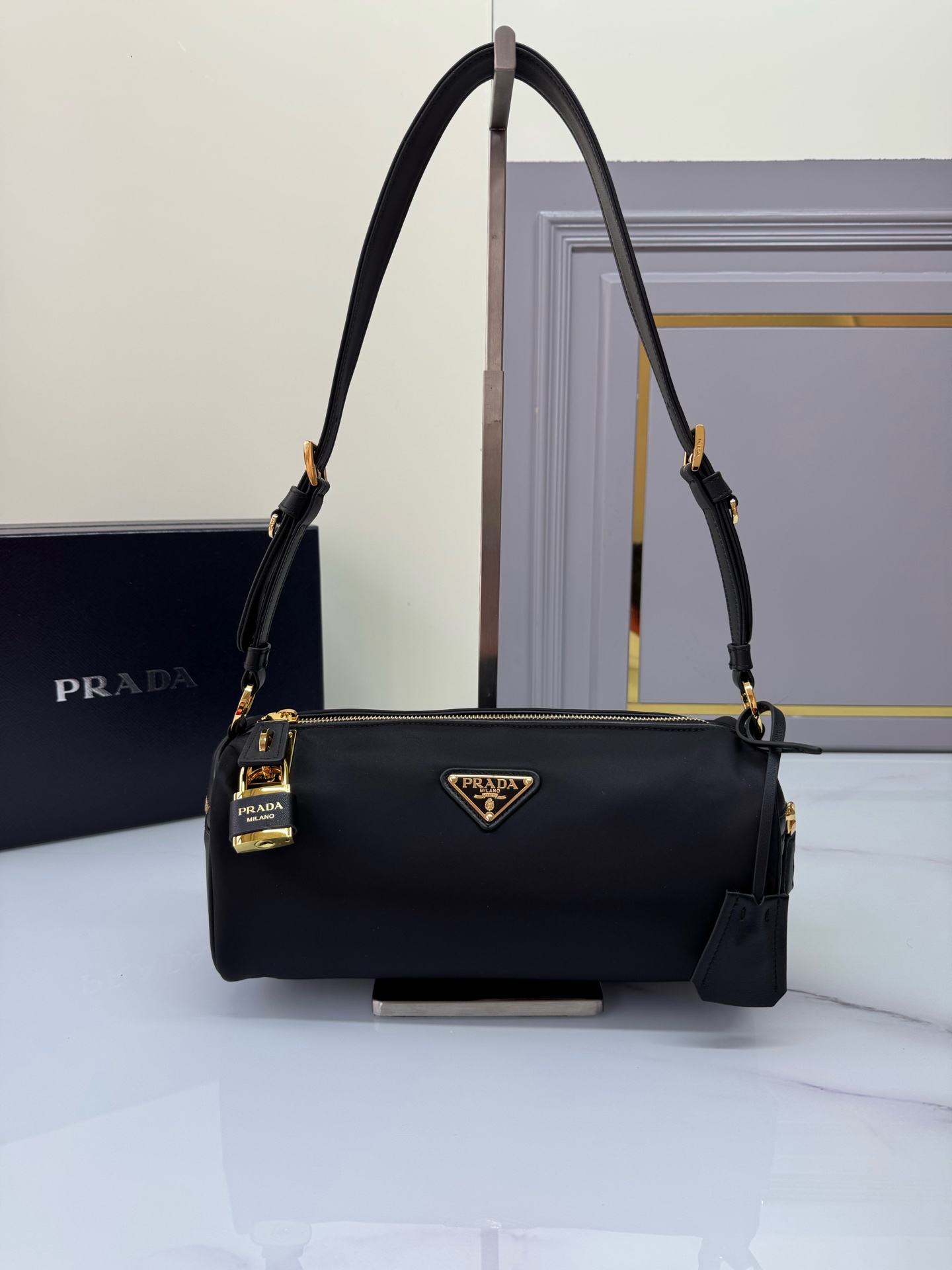 [Top] PRADA Tessuto Locker Bag Re-Nylon 27x12x10.5cm - Black