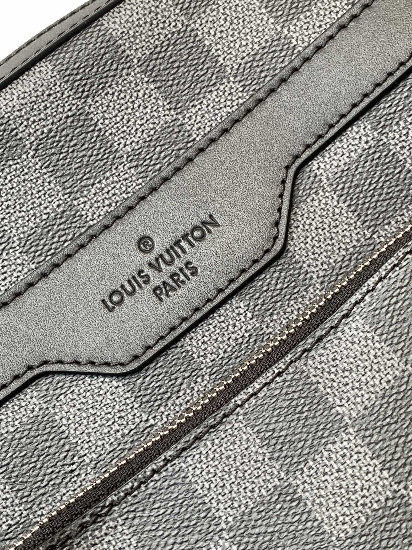 [TOP] Louis Vuitton LV Trio Messenger Bag 25x18.5x7cm - Black