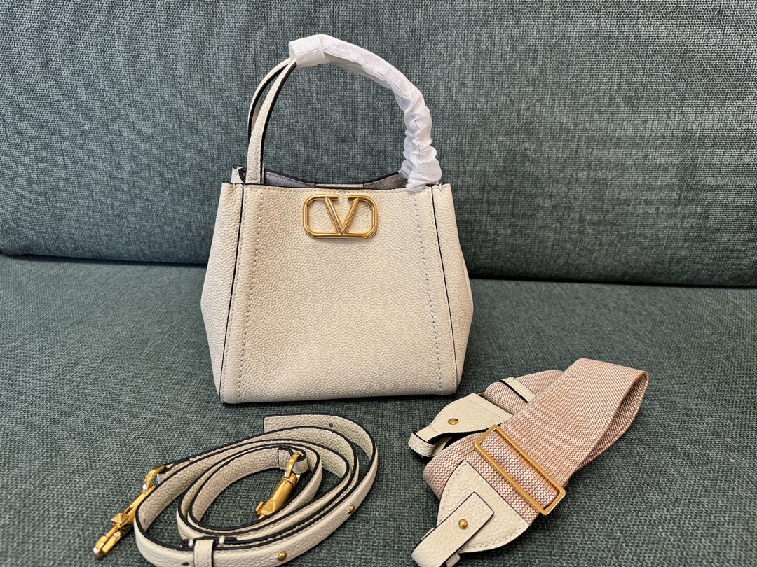 [TOP] VALENTINO VLogo Signature Cowhide Handbag 19*17*14cm/26*27*17cm - 4 Colour