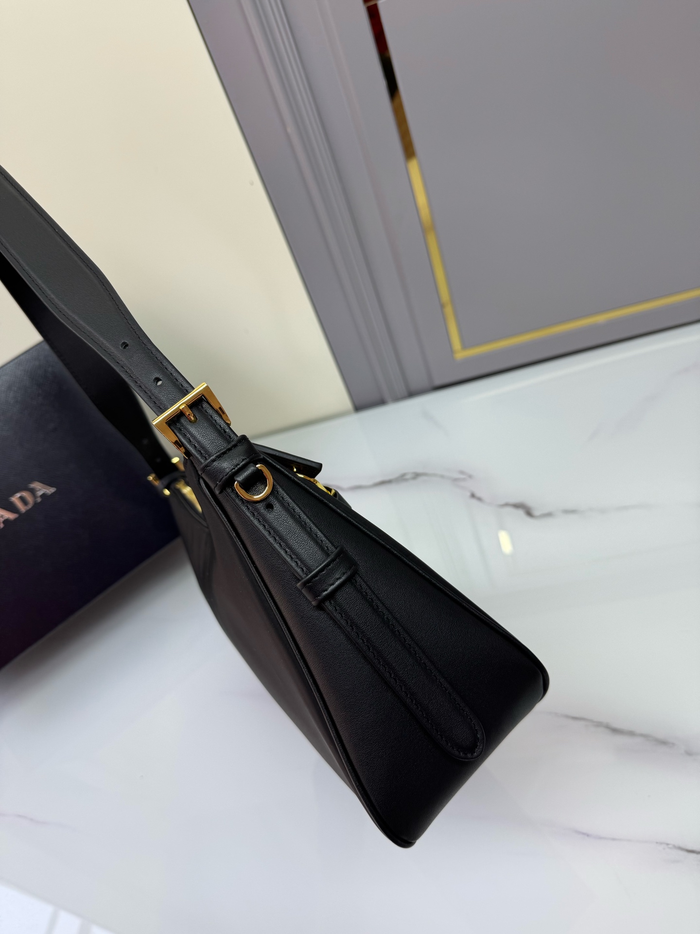 [TOP] PRADA Tessuto Locker Bag Re-Nylon 34x19.5x10cm - Black