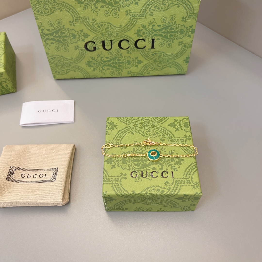 [TOP] GUCCI Interlocking Bracelet - Gold