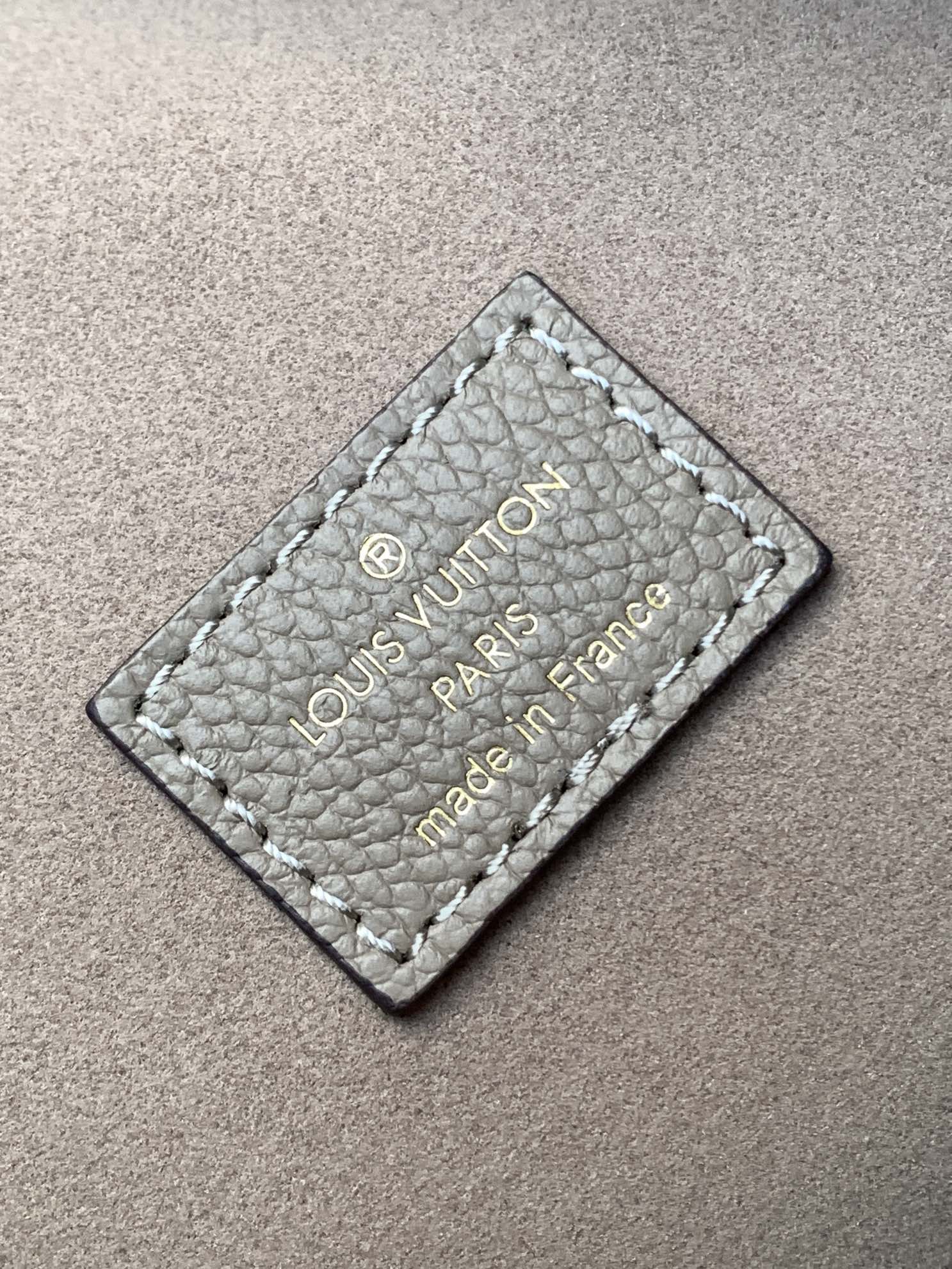 [TOP] Louis Vuitton LV Loop Hobo Bag Monogram Empreinte Calfskin 38x26x10cm- Gray