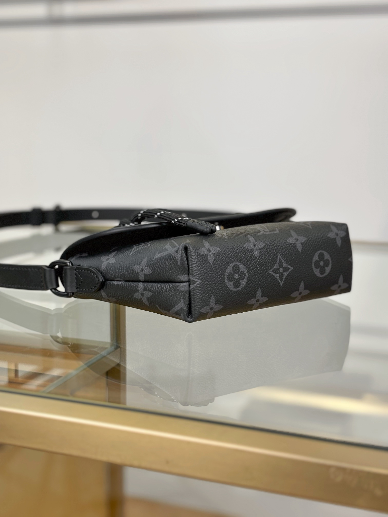 [TOP] Louis Vuitton LV Pulse Monogram Bag Mini 22x16x5cm - Black/Gray