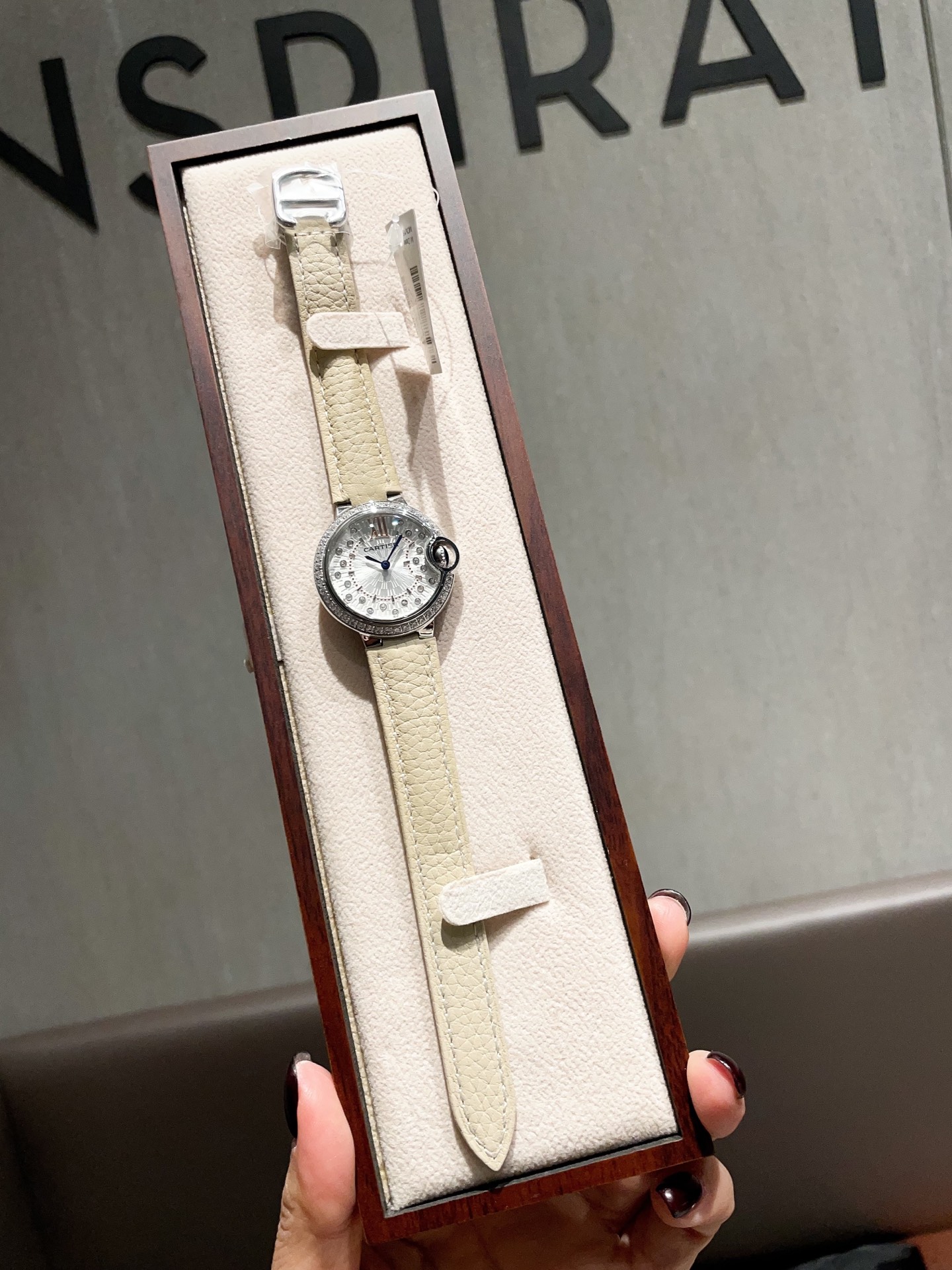 [TOP] Cartier Watch with Diamonds on Bezel 33mm - Khaki/Beige