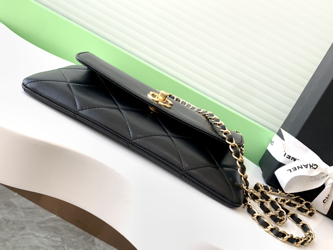 [TOP] CHANEL 24B Handbag 19*25*3cm - Black