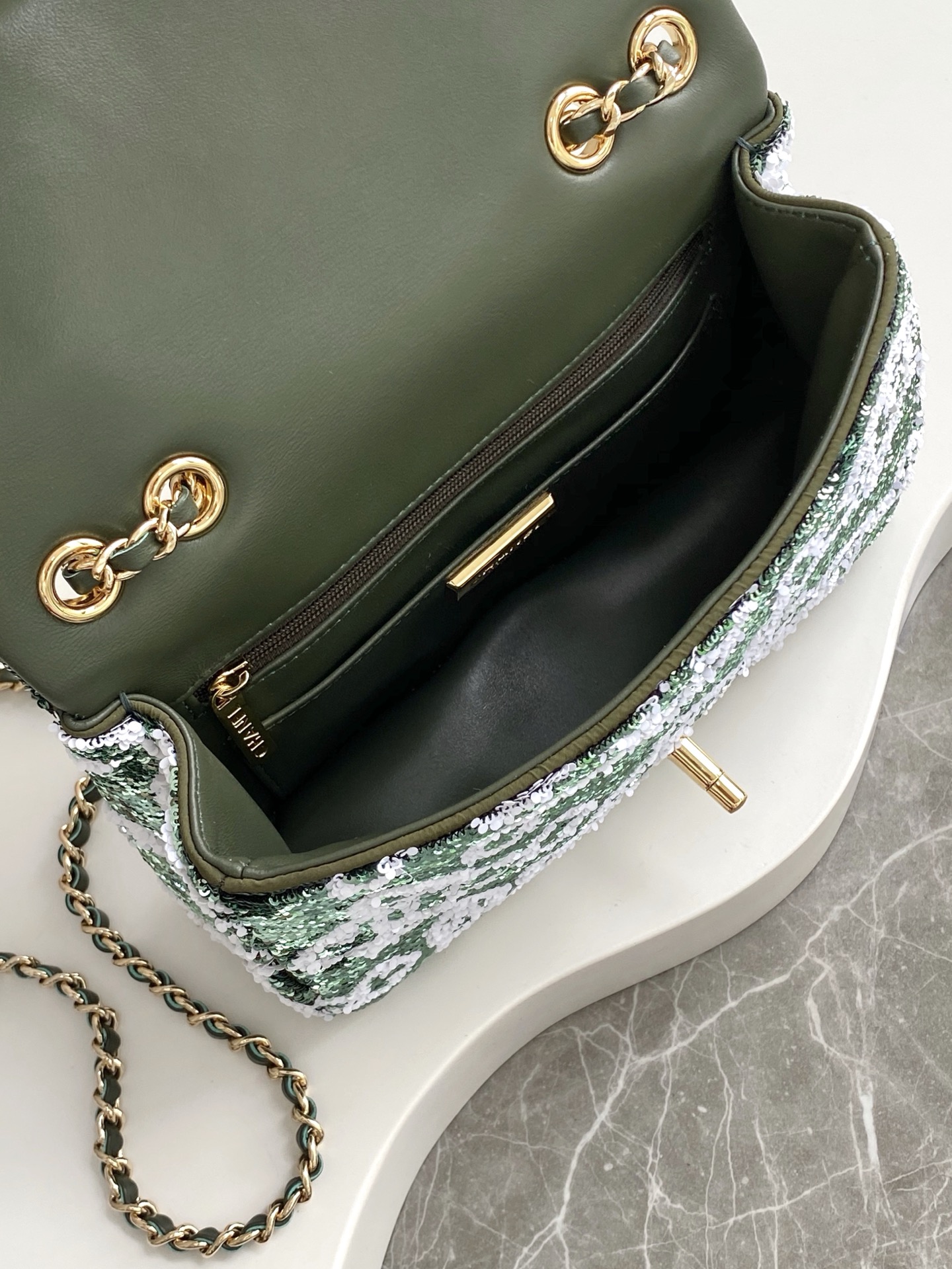 [TOP] CHANEL 25C Sequin Flab Bags 14*21*8cm - Green